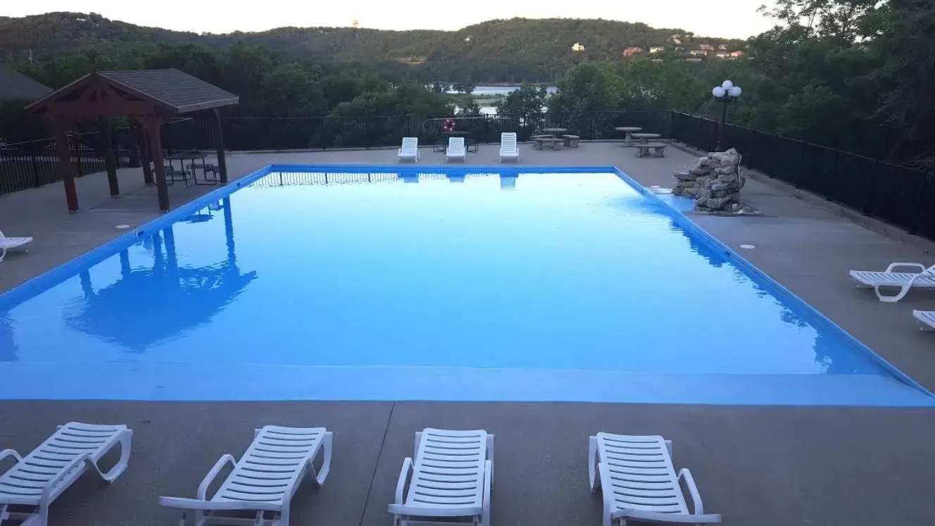 Pool view, Swimming Pool in Rockwood Condos on Table Rock Lake