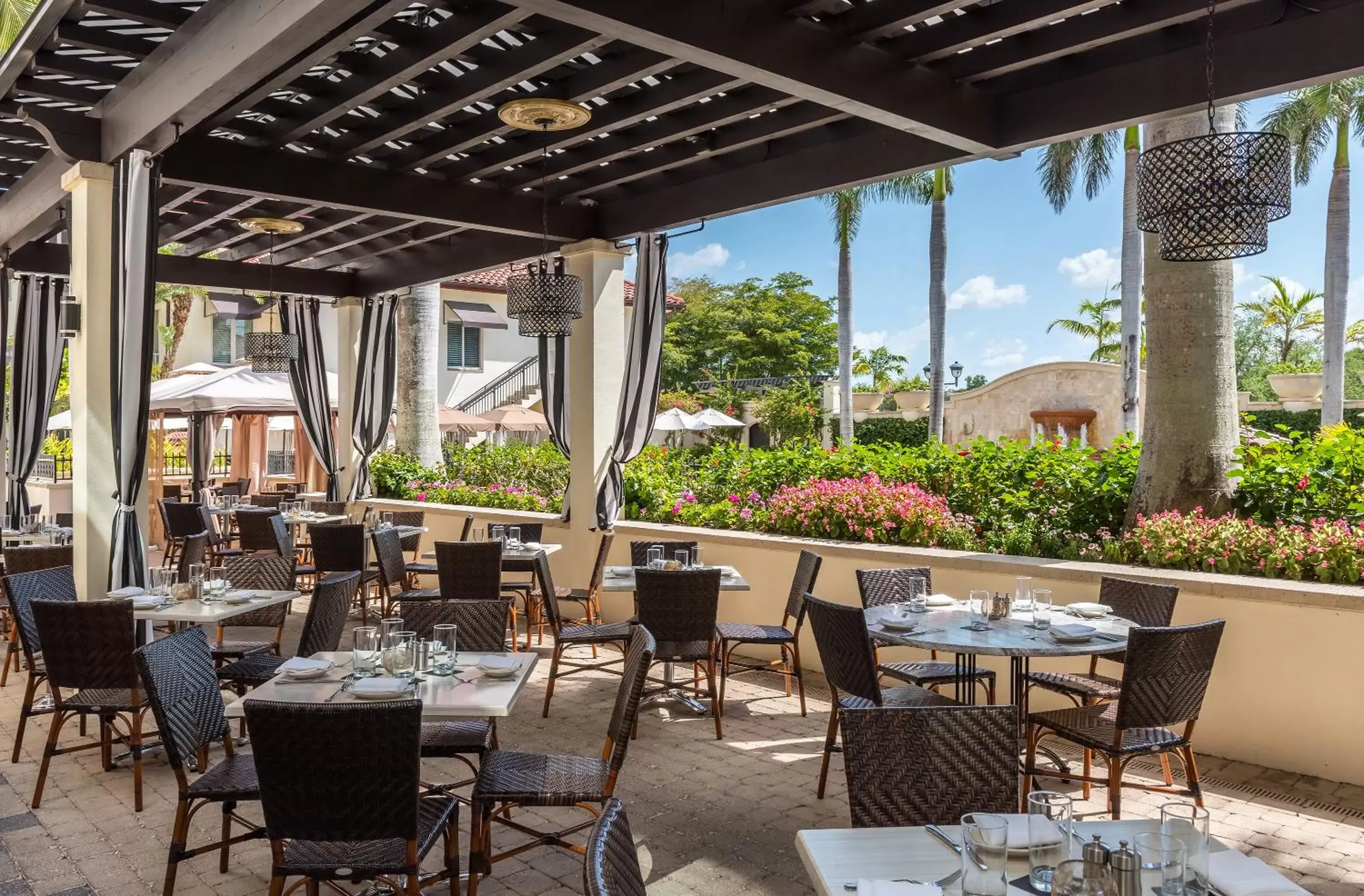 Restaurant/places to eat in Bellasera Resort Restaurant/places to eat in Bellasera Resort