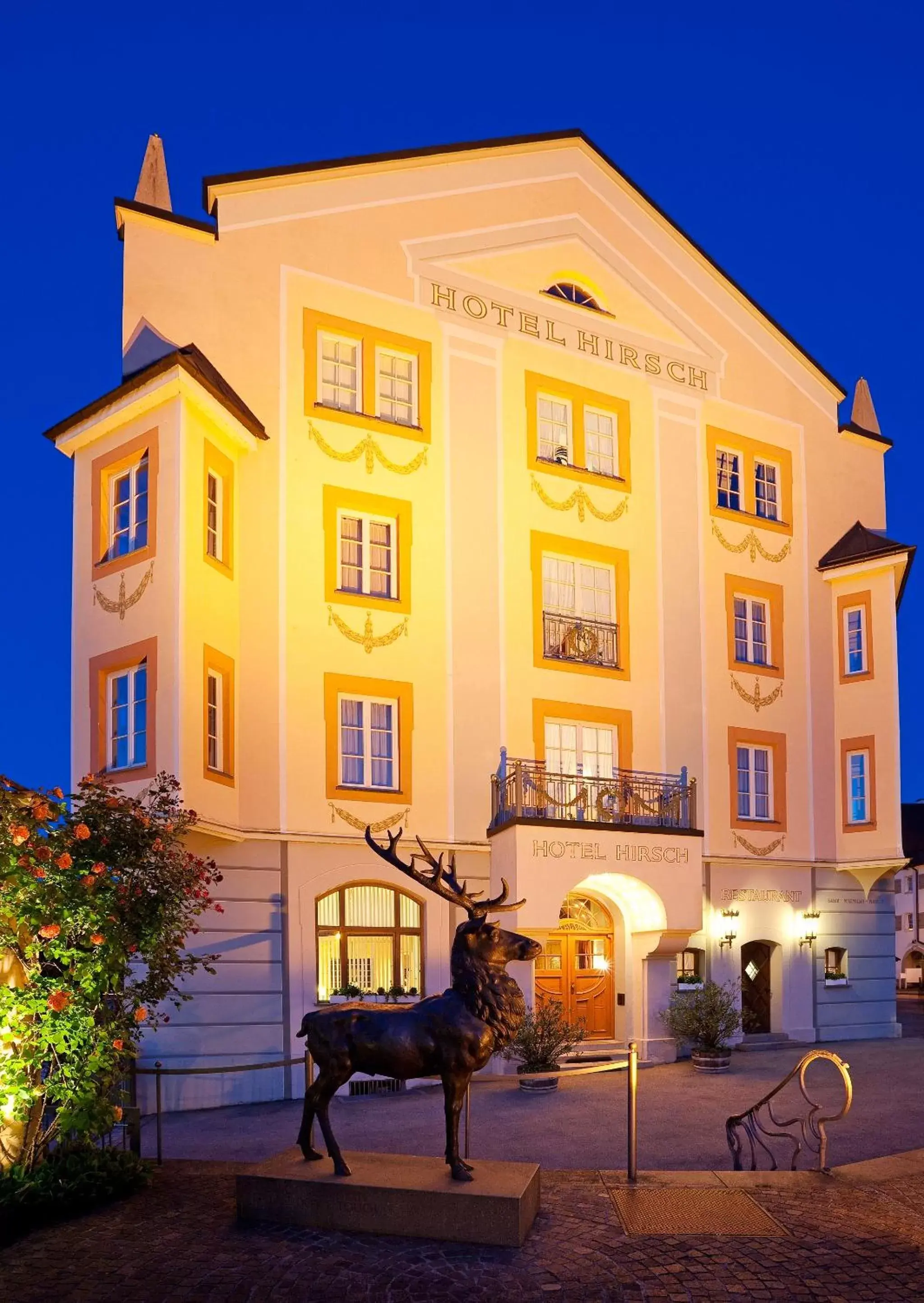 Facade/entrance in Hotel Hirsch