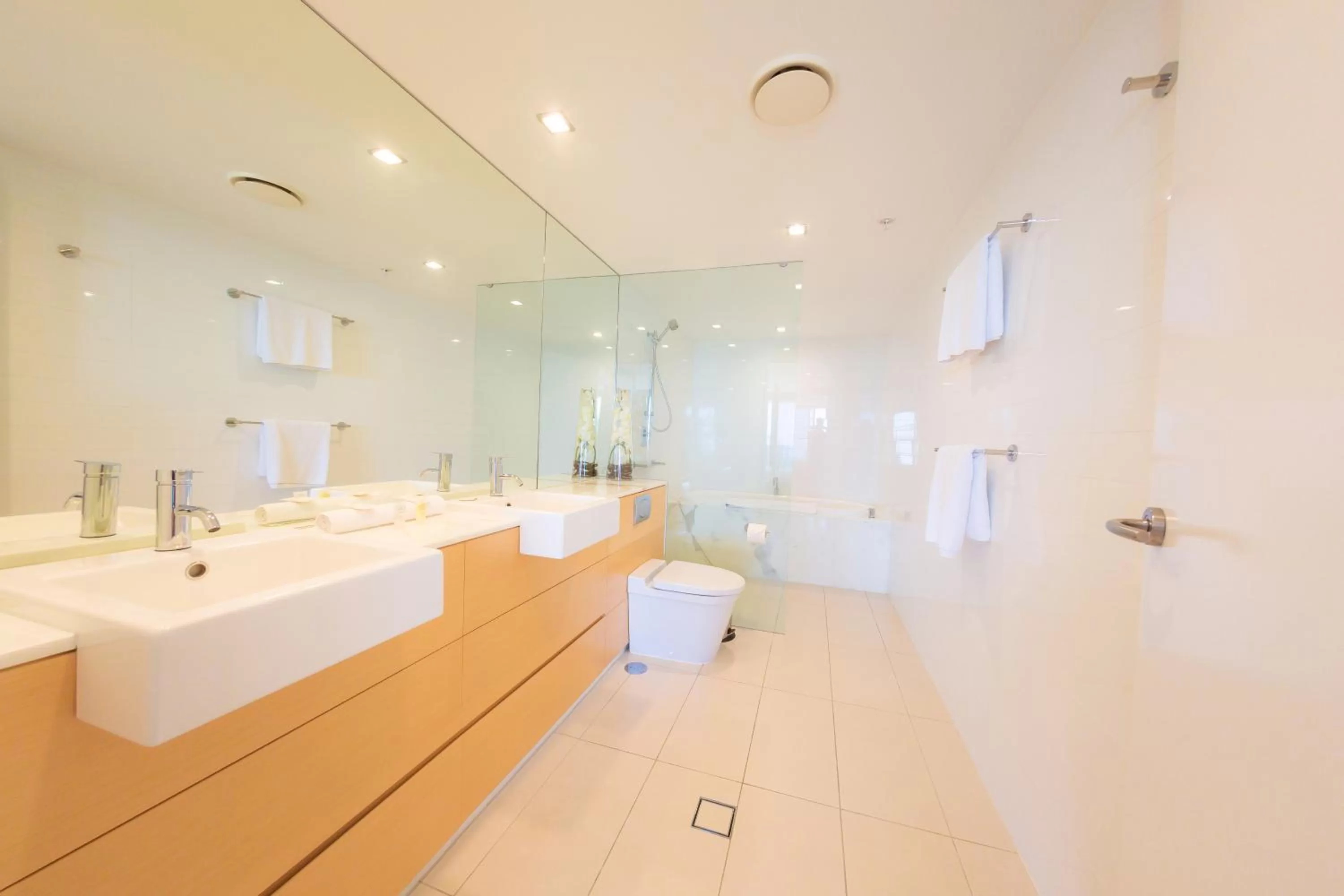 Shower in Ambience on Burleigh Beach