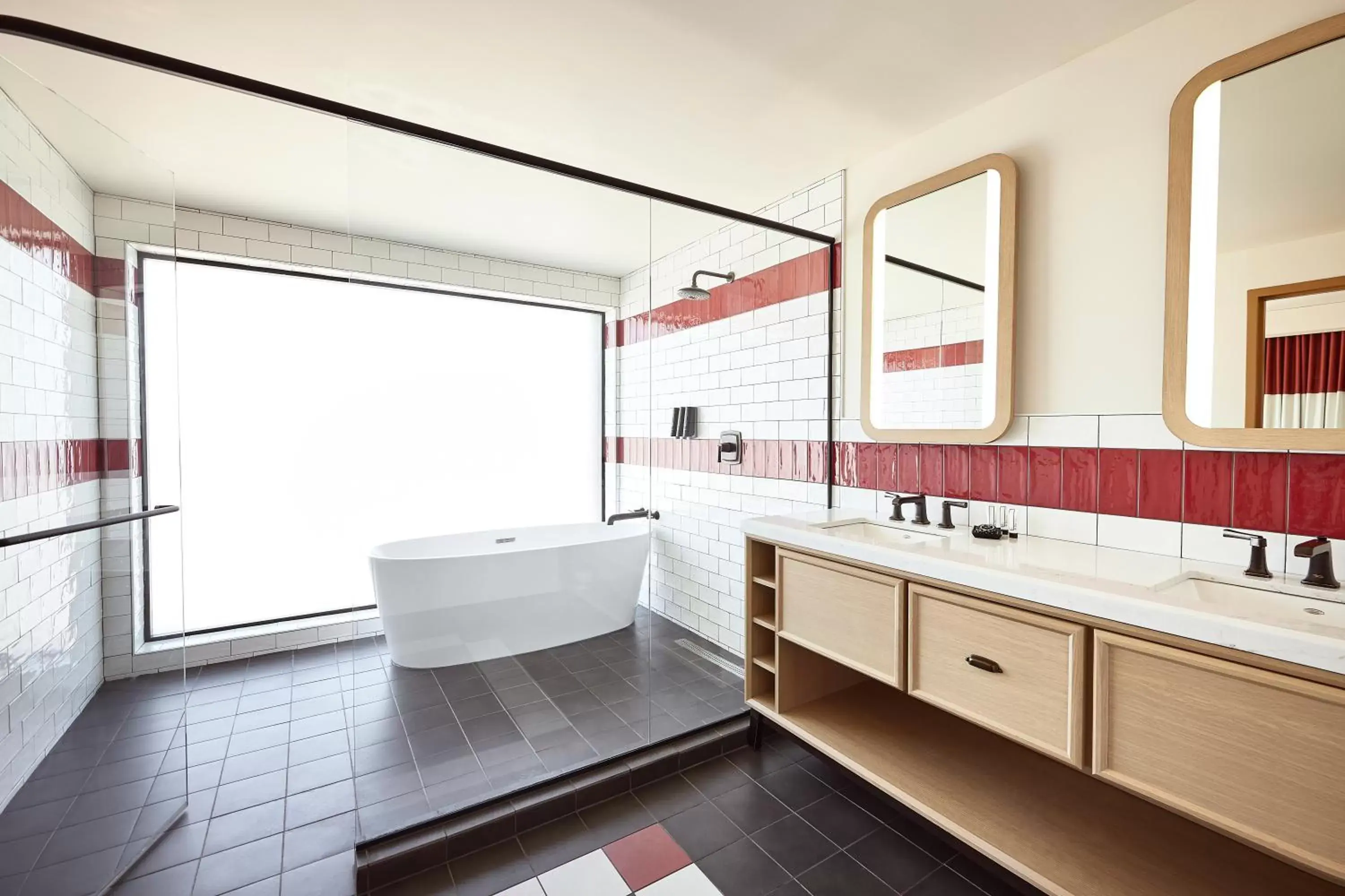 Bathroom in The Scarlet, Lincoln, a Tribute Portfolio Hotel