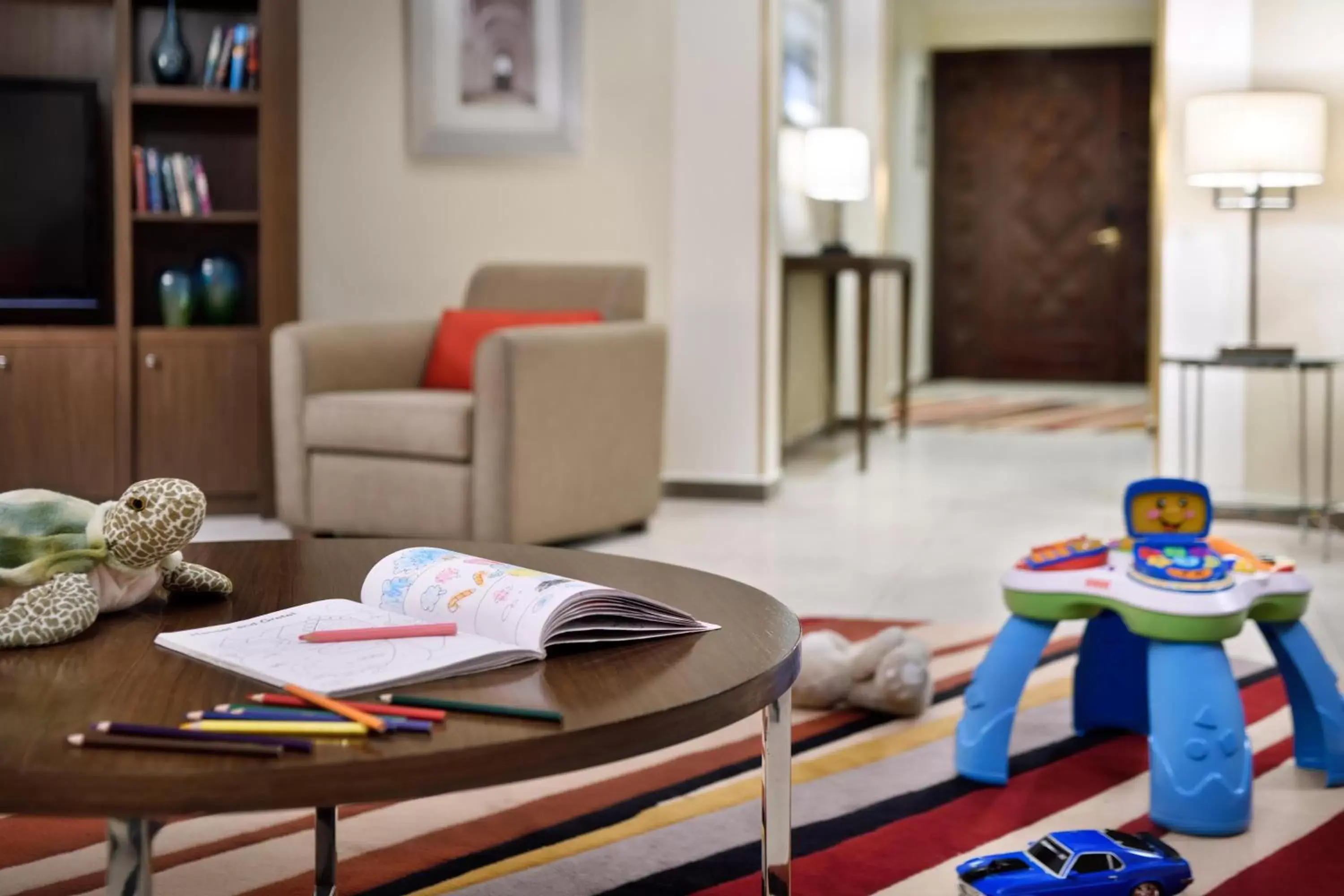 Living room, Seating Area in Marriott Executive Apartments Riyadh, Convention Center