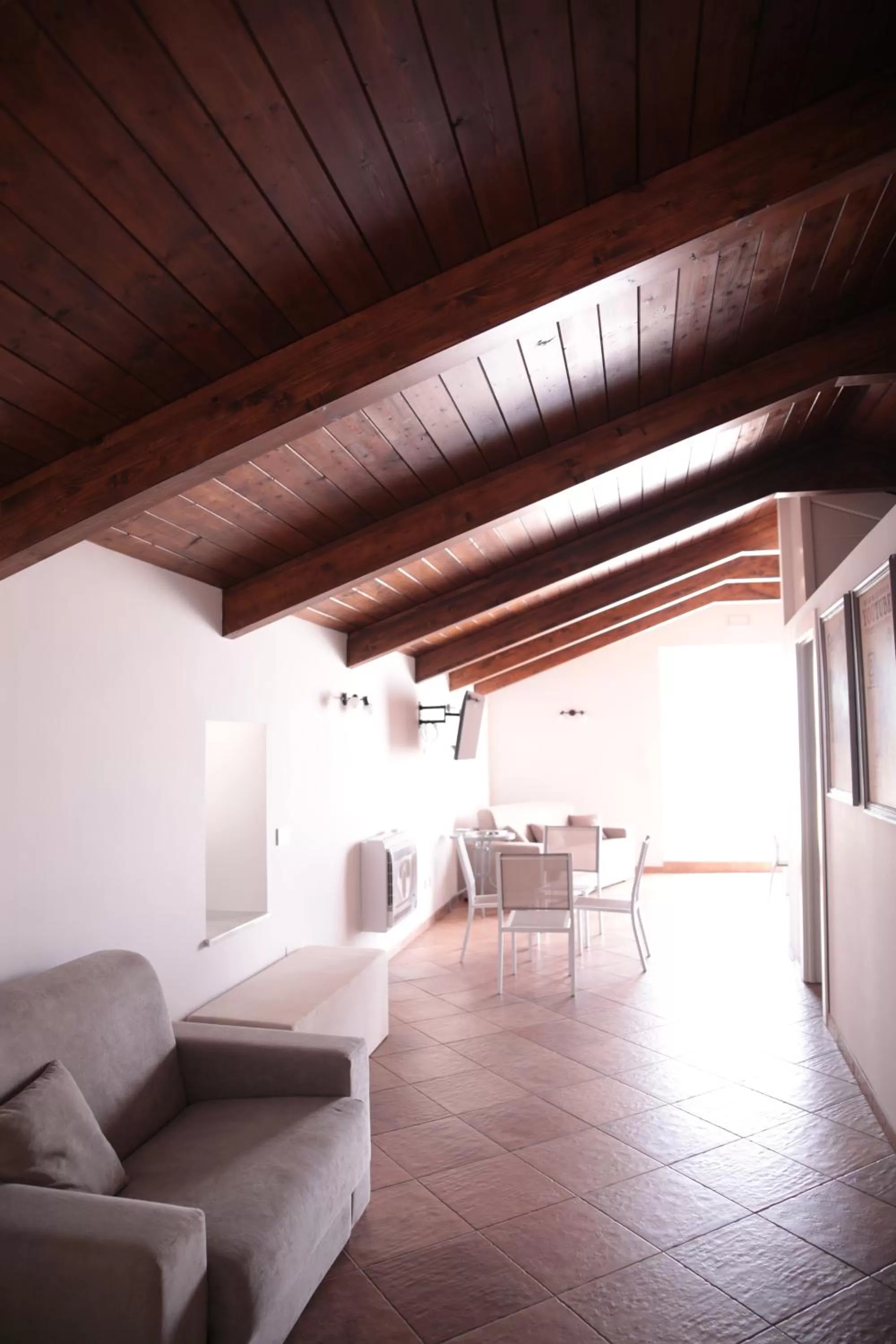 Photo of the whole room in Palazzo Caracciolo del Sole