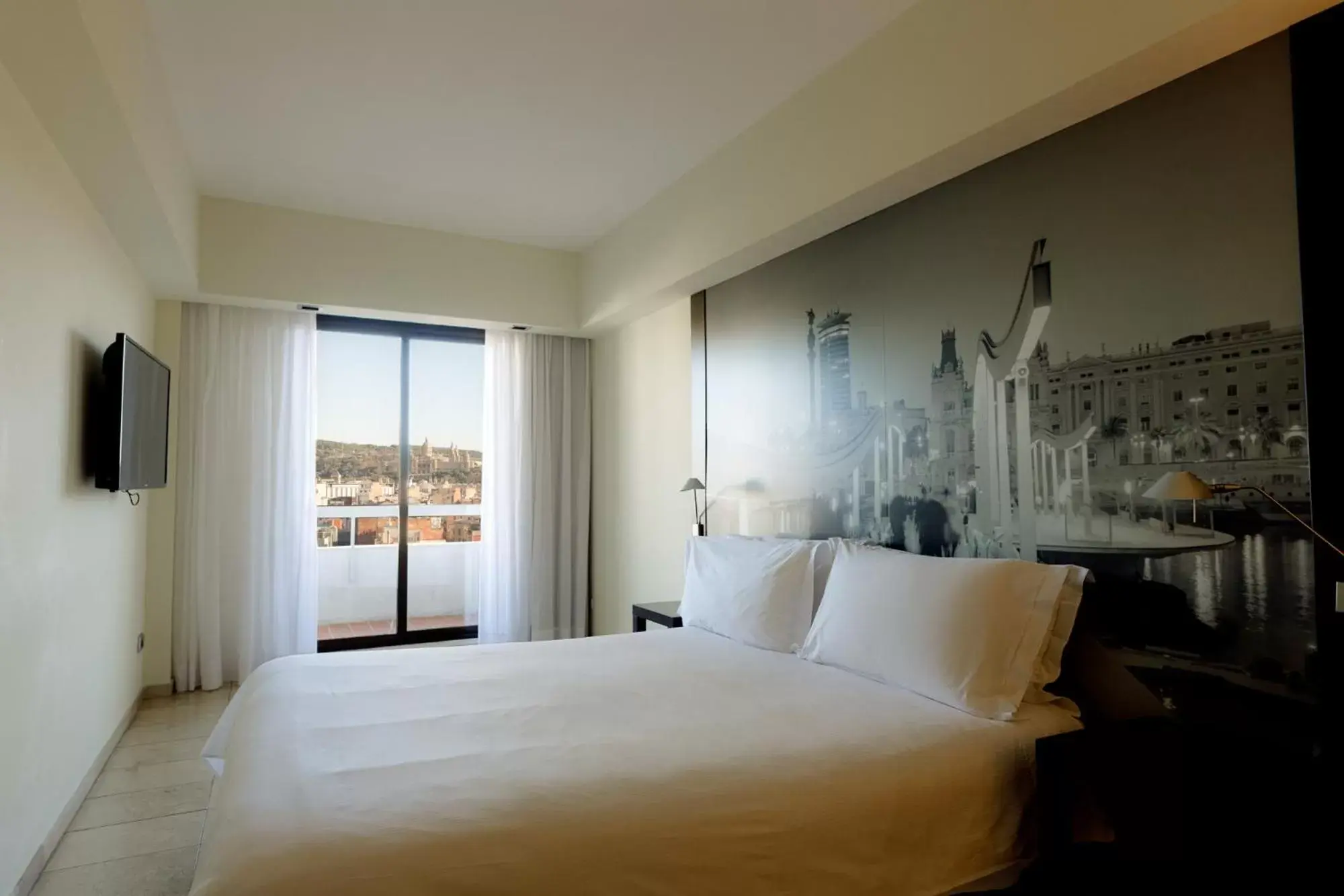 Nearby landmark, Bed in Expo Hotel Barcelona