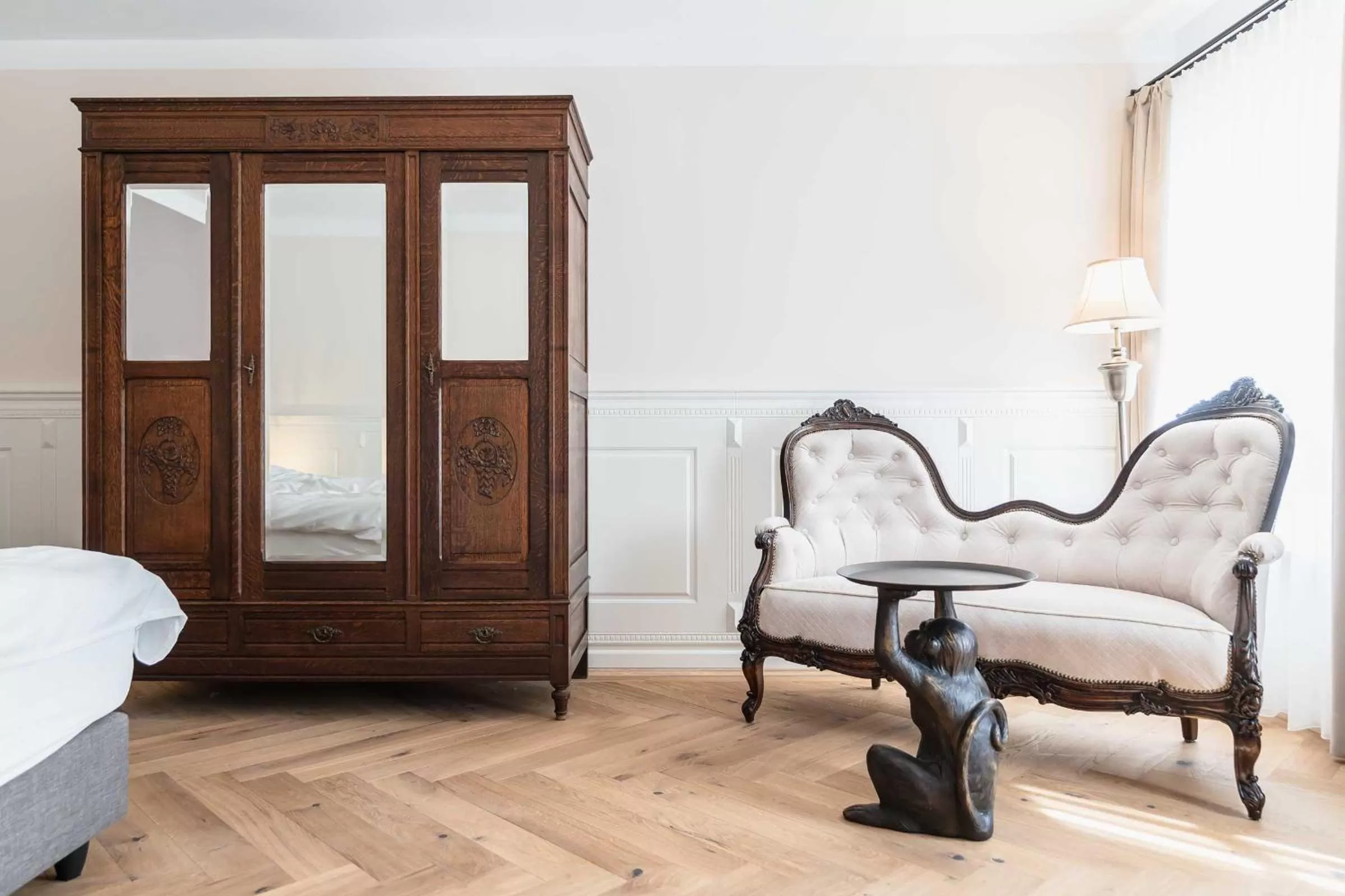 Seating area, Bed in Altstadthotel Bachbräu