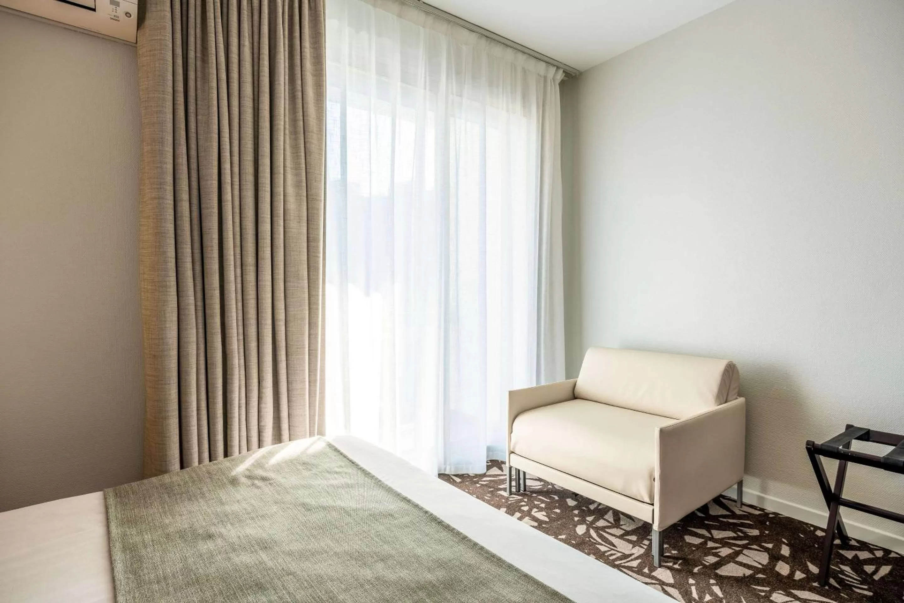 Photo of the whole room, Bed in Quality Hotel Pau Centre Bosquet