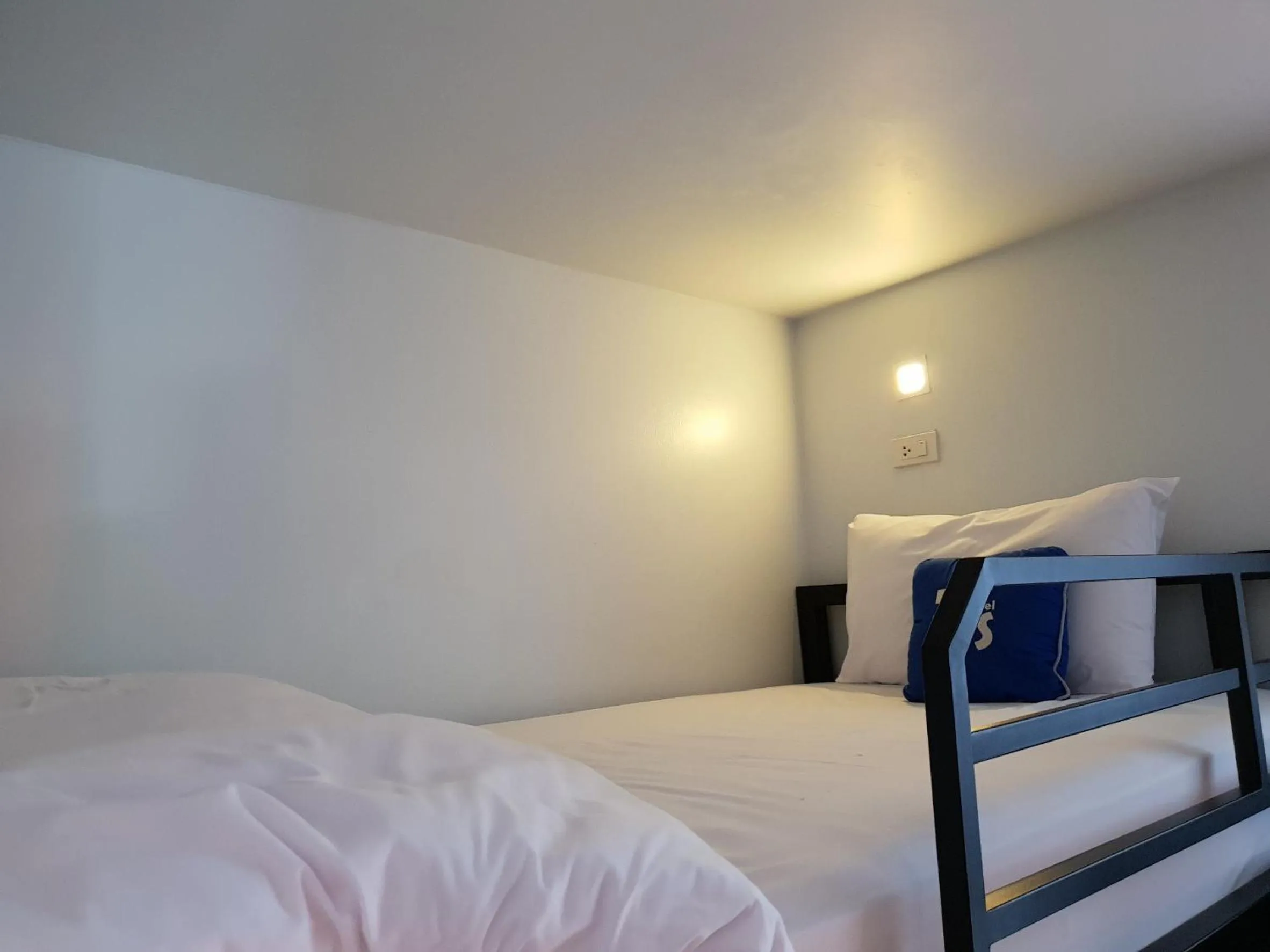 Bed in Us Hostel Samui