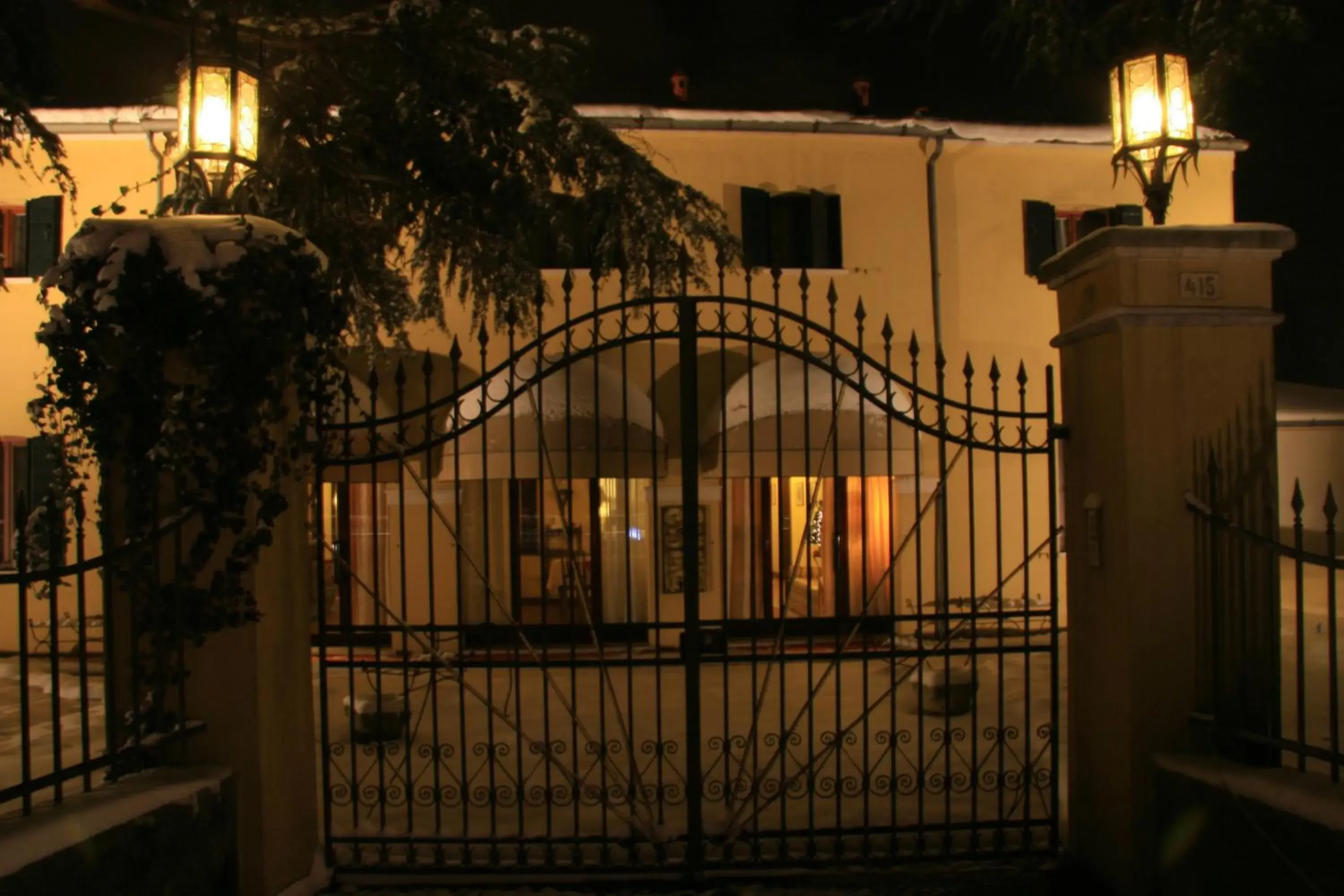 Facade/entrance, Property Building in Hotel La Rescossa