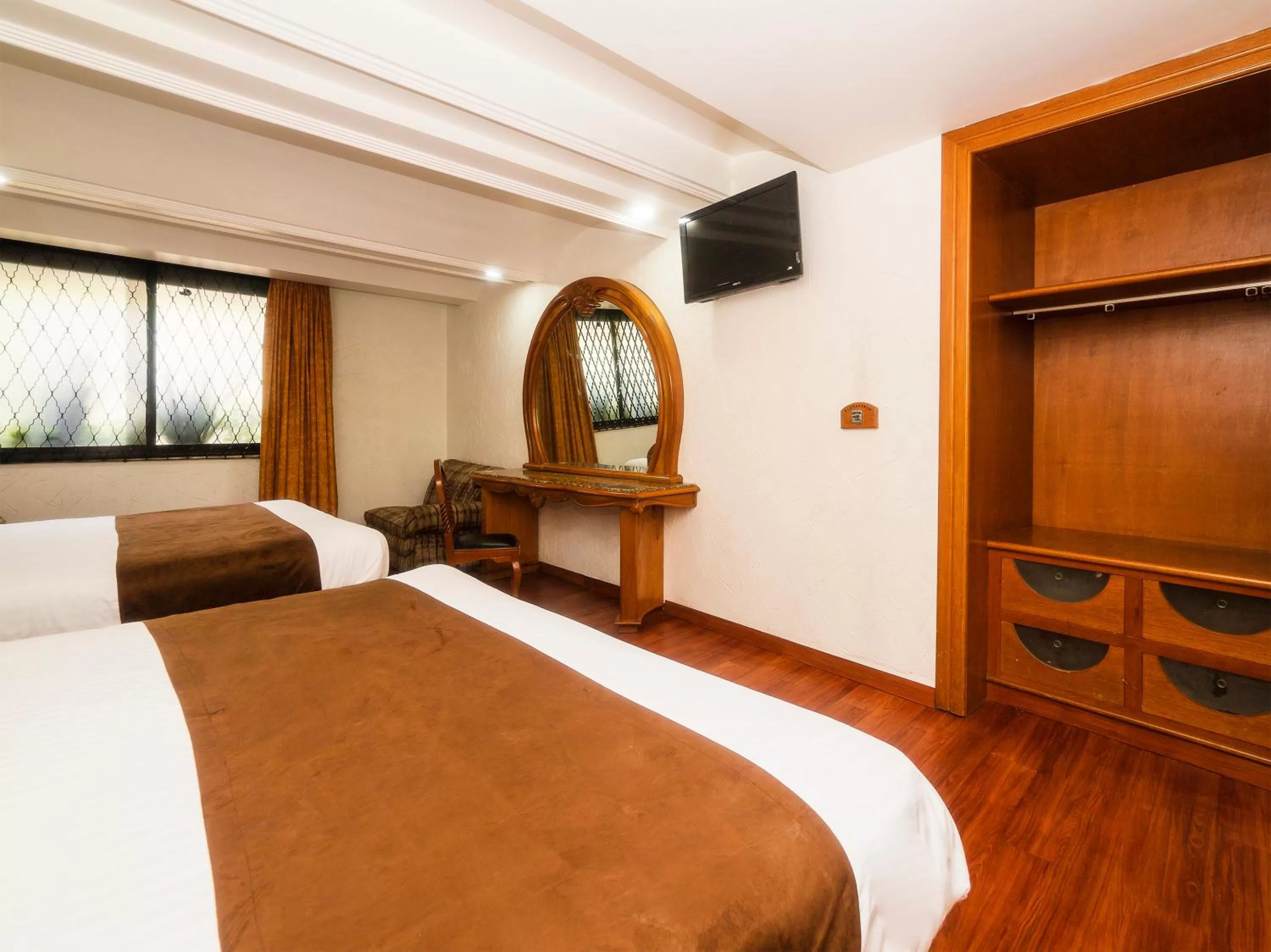 TV and multimedia, Bed in Hotel Normandie