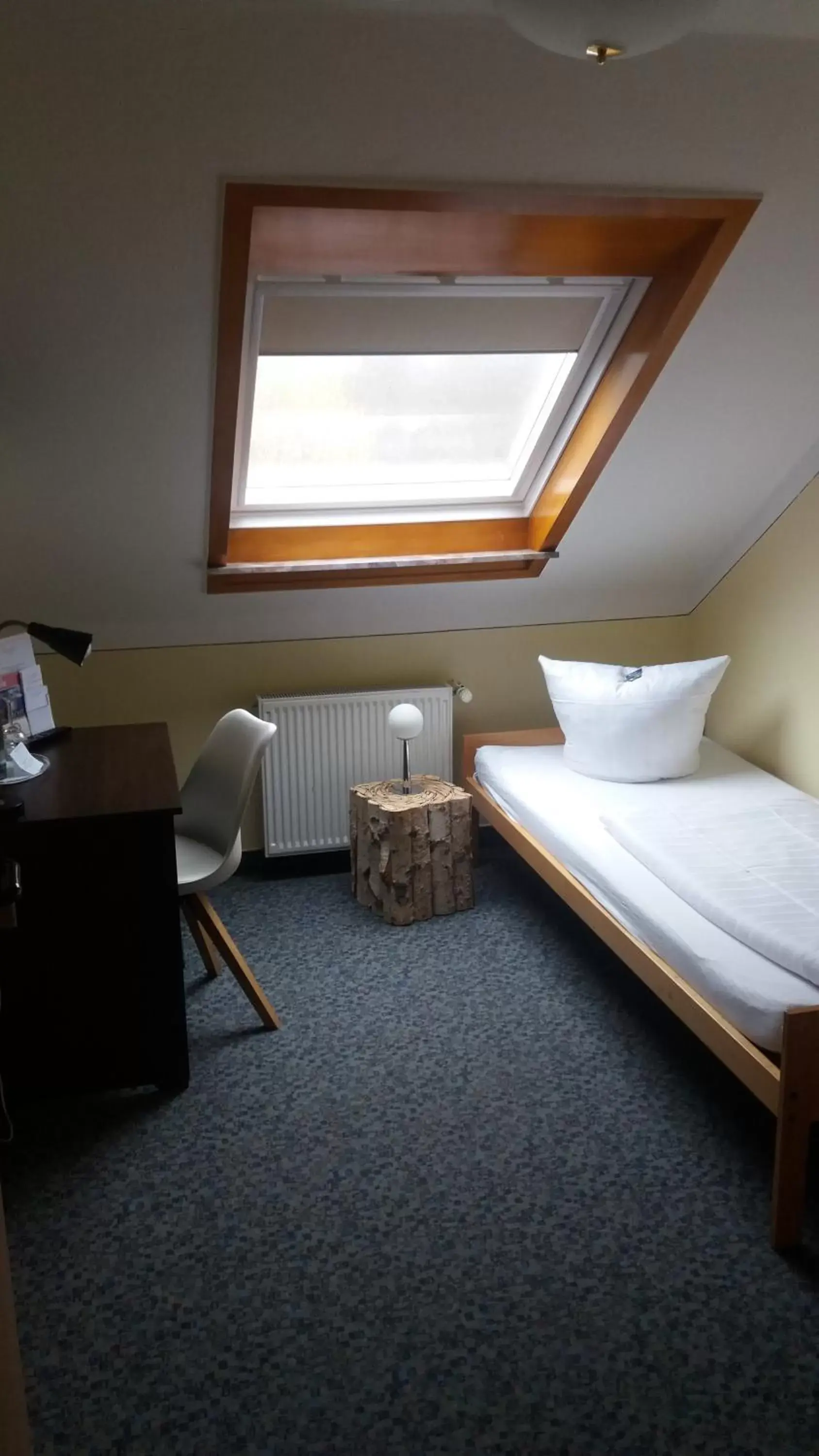 Bedroom, Bed in Landhotel Karrenberg
