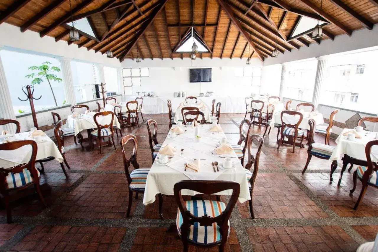 Restaurant/Places to Eat in Hotel Guane