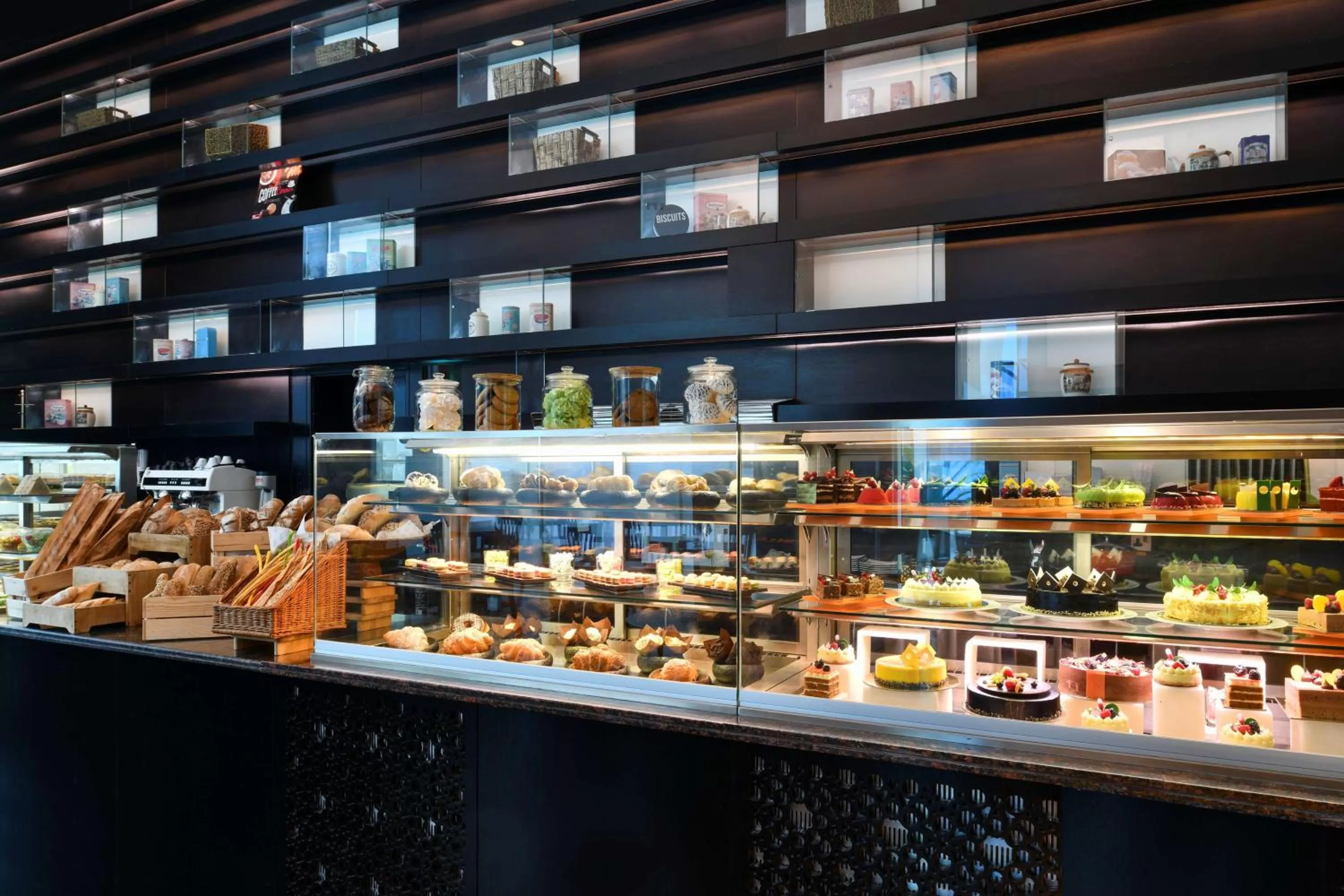 Restaurant/places to eat in Kempinski Residences & Suites, Doha