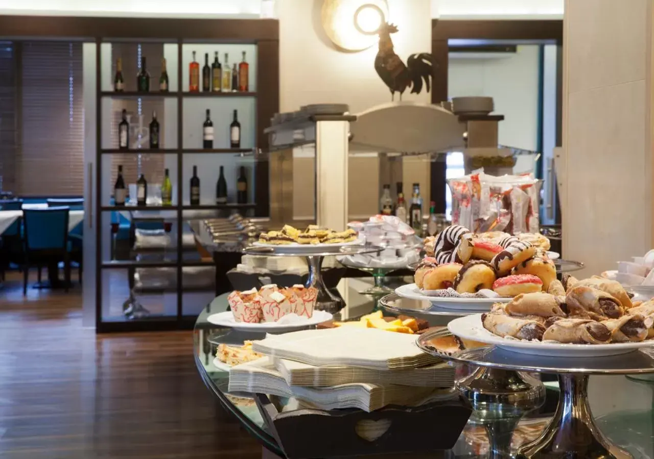 Restaurant/places to eat in LH Hotel Sirio Venice