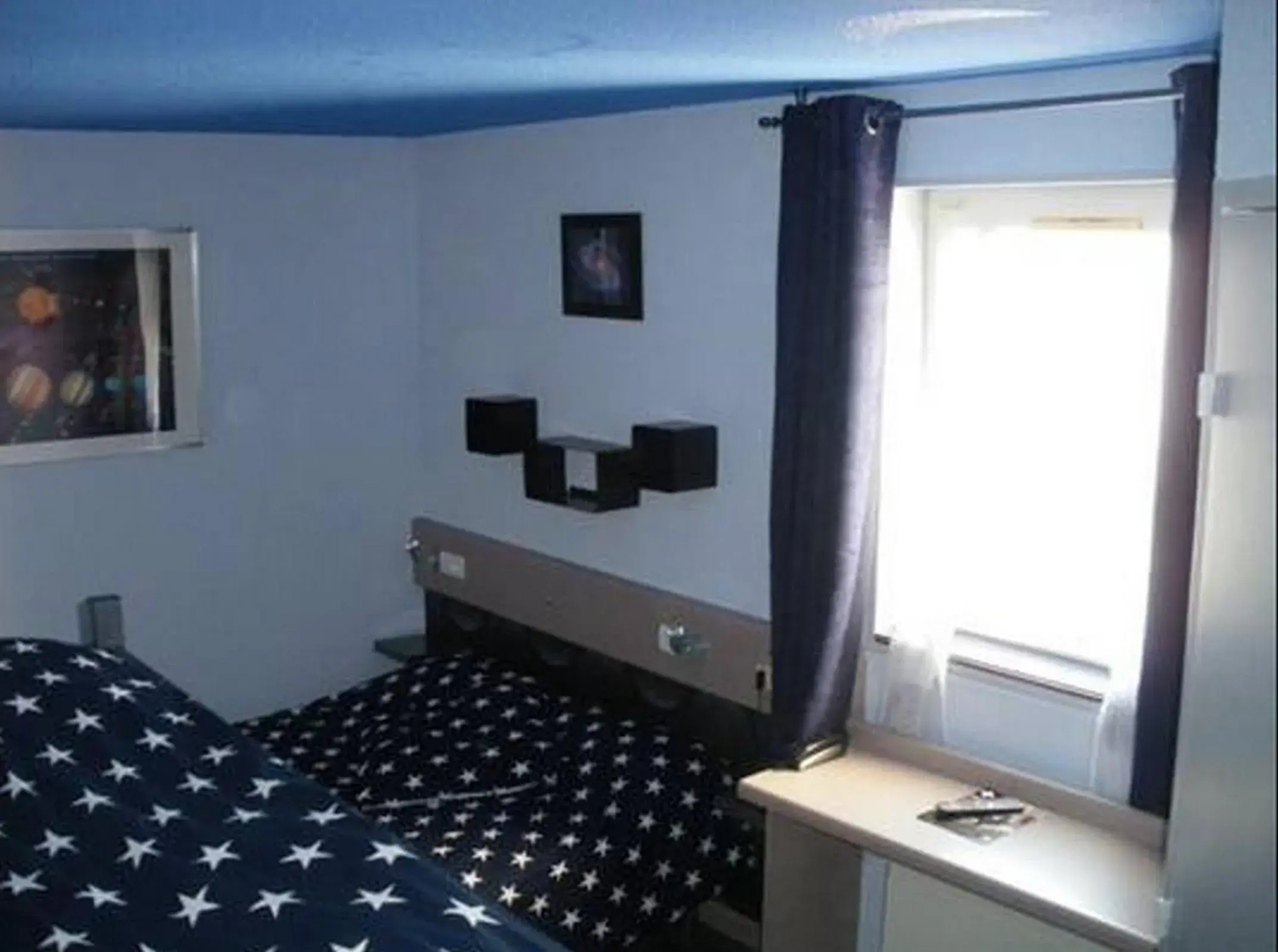 Photo of the whole room, Bed in Contact Hôtel Come Inn