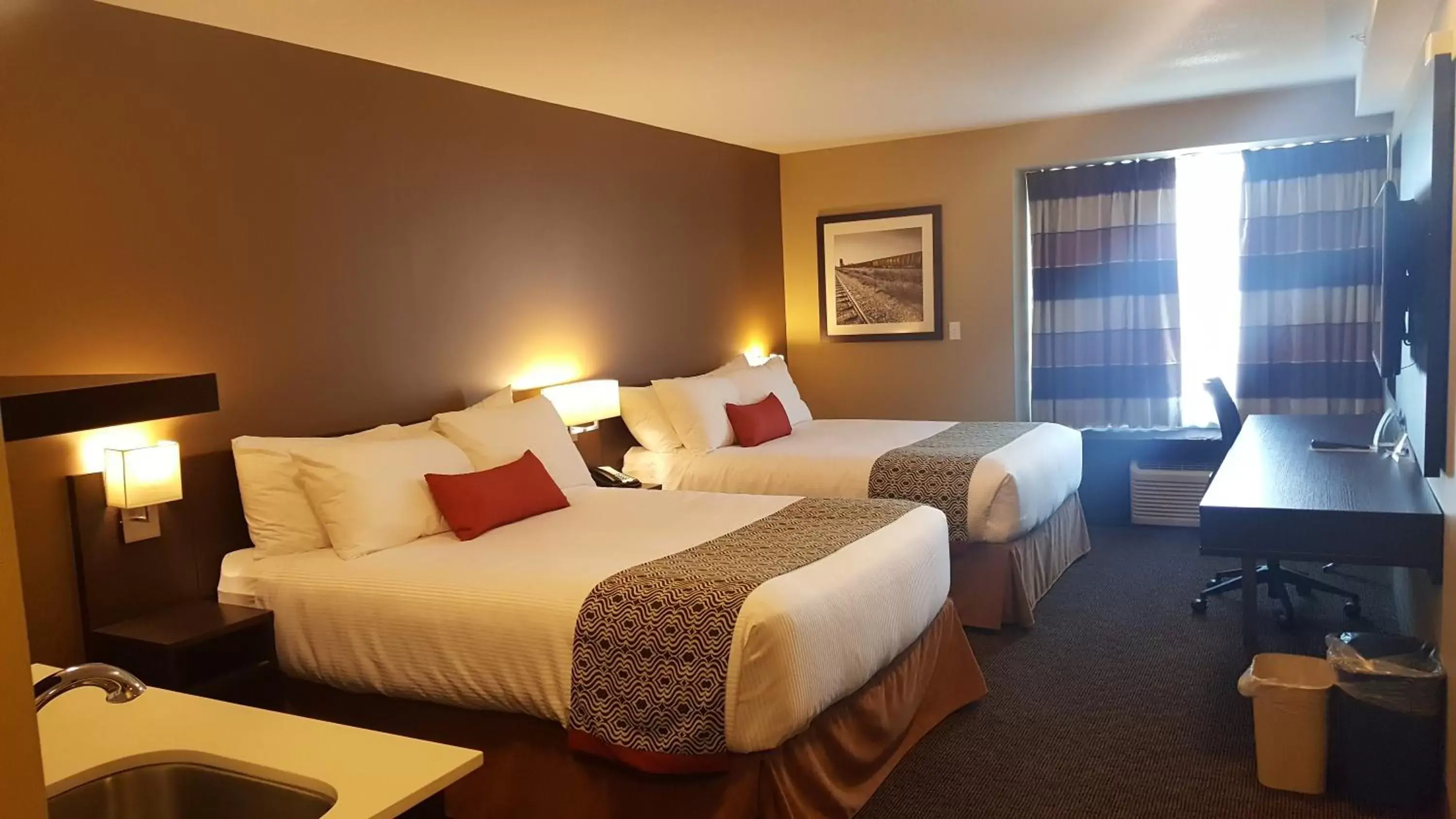 Bedroom, Bed in Microtel Inn & Suites by Wyndham Whitecourt