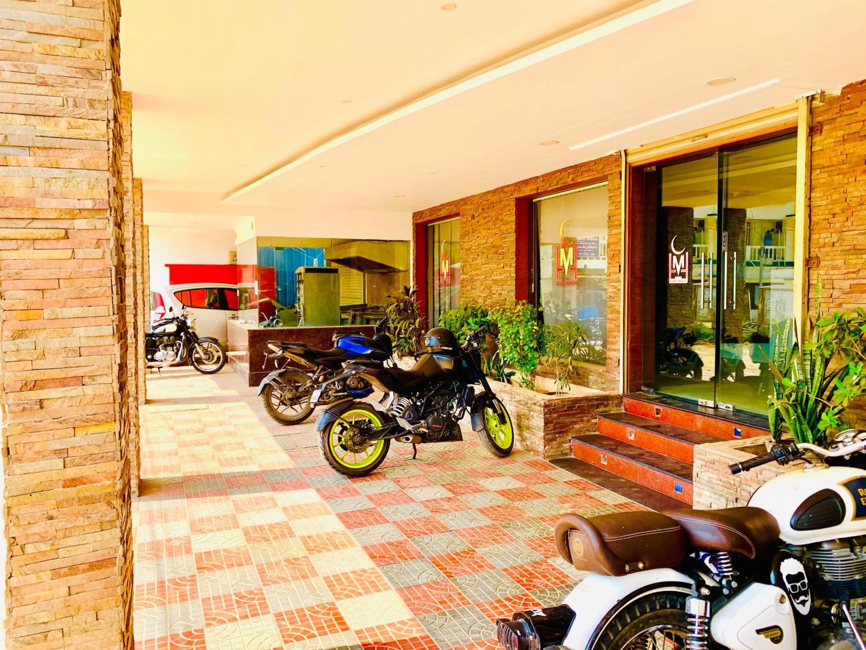 Facade/entrance in Hotel Half Moon Chennai