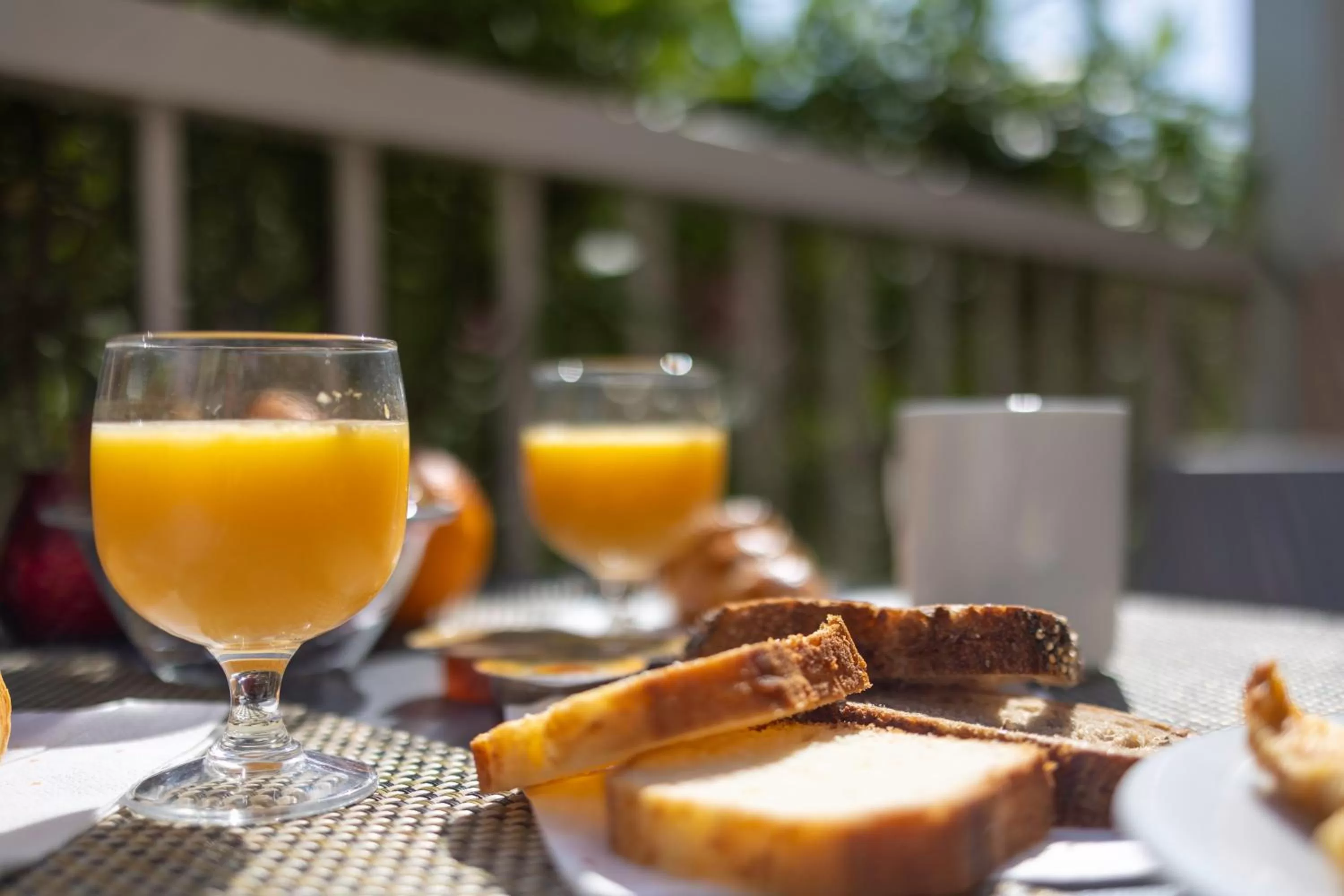 Breakfast in Hôtel restaurant Kyriad Fréjus