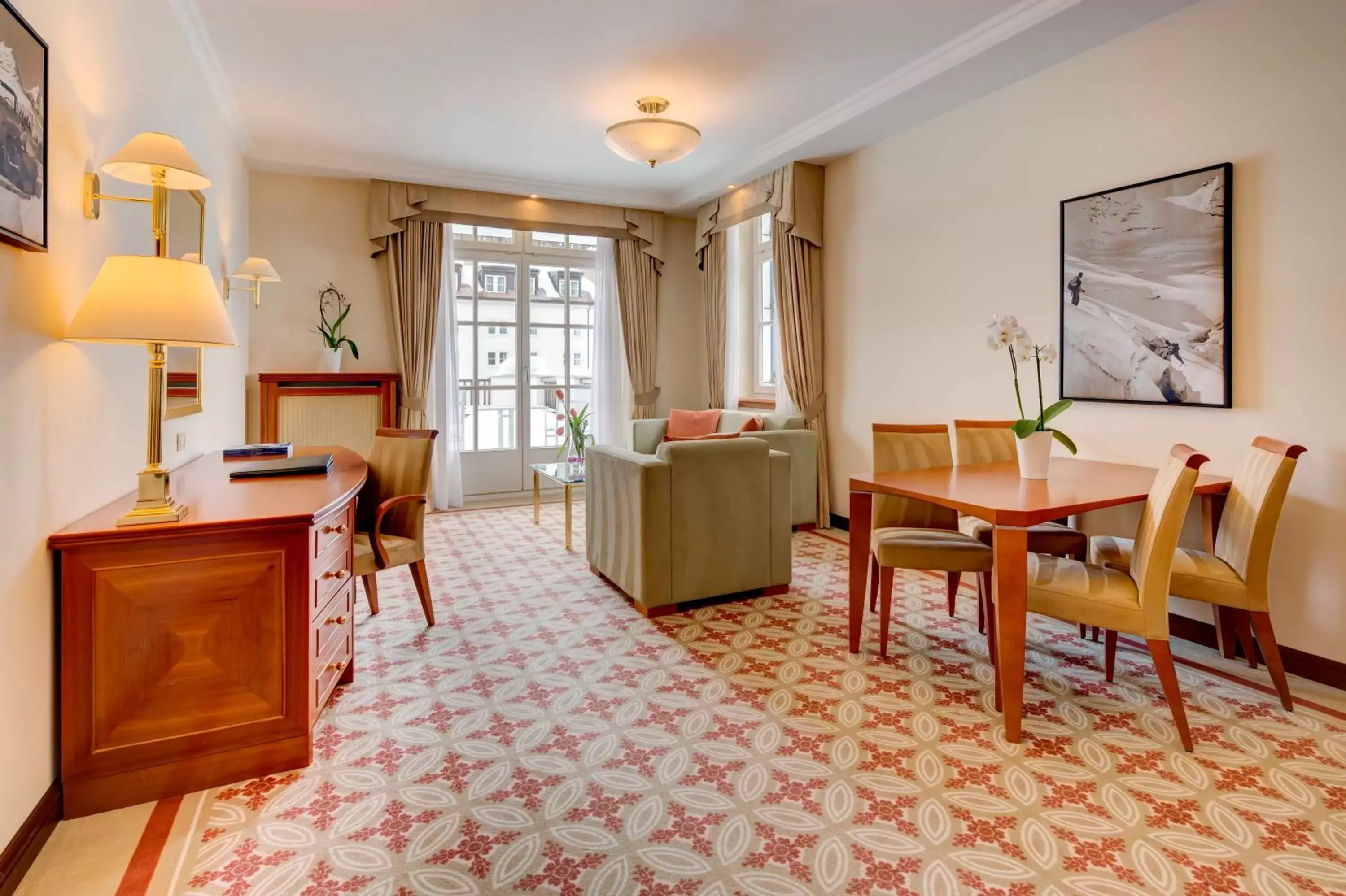 Living room in Grand Hotel des Bains Kempinski