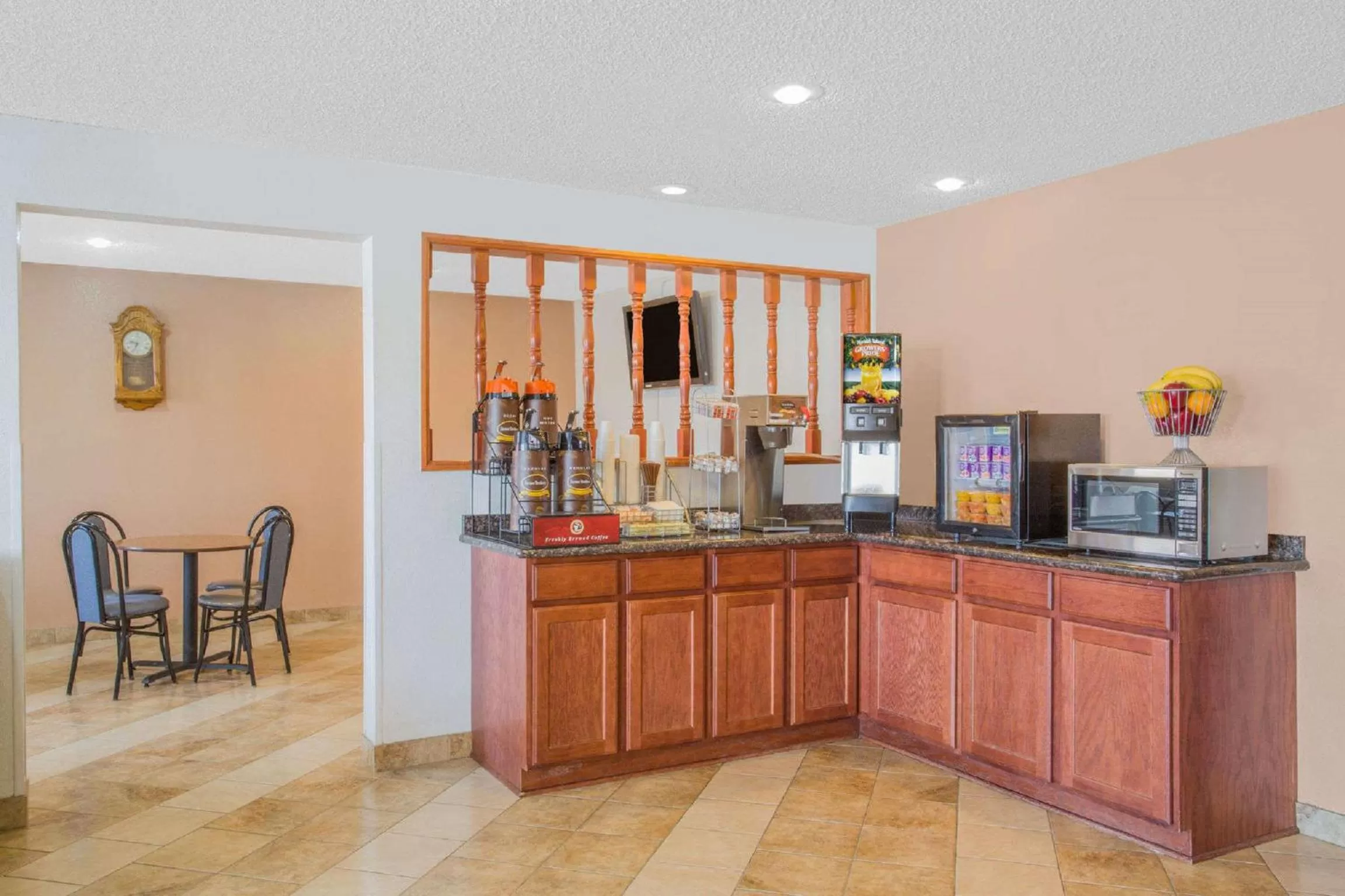 Lobby or reception in Super 8 by Wyndham Winnemucca NV