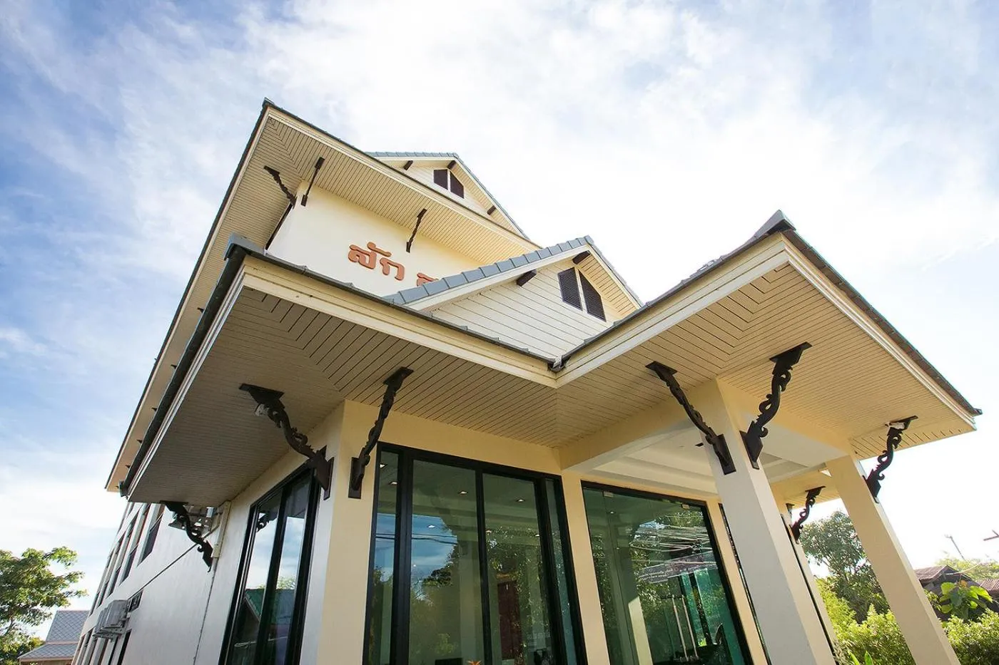 Facade/entrance in SakSukSmile Resort