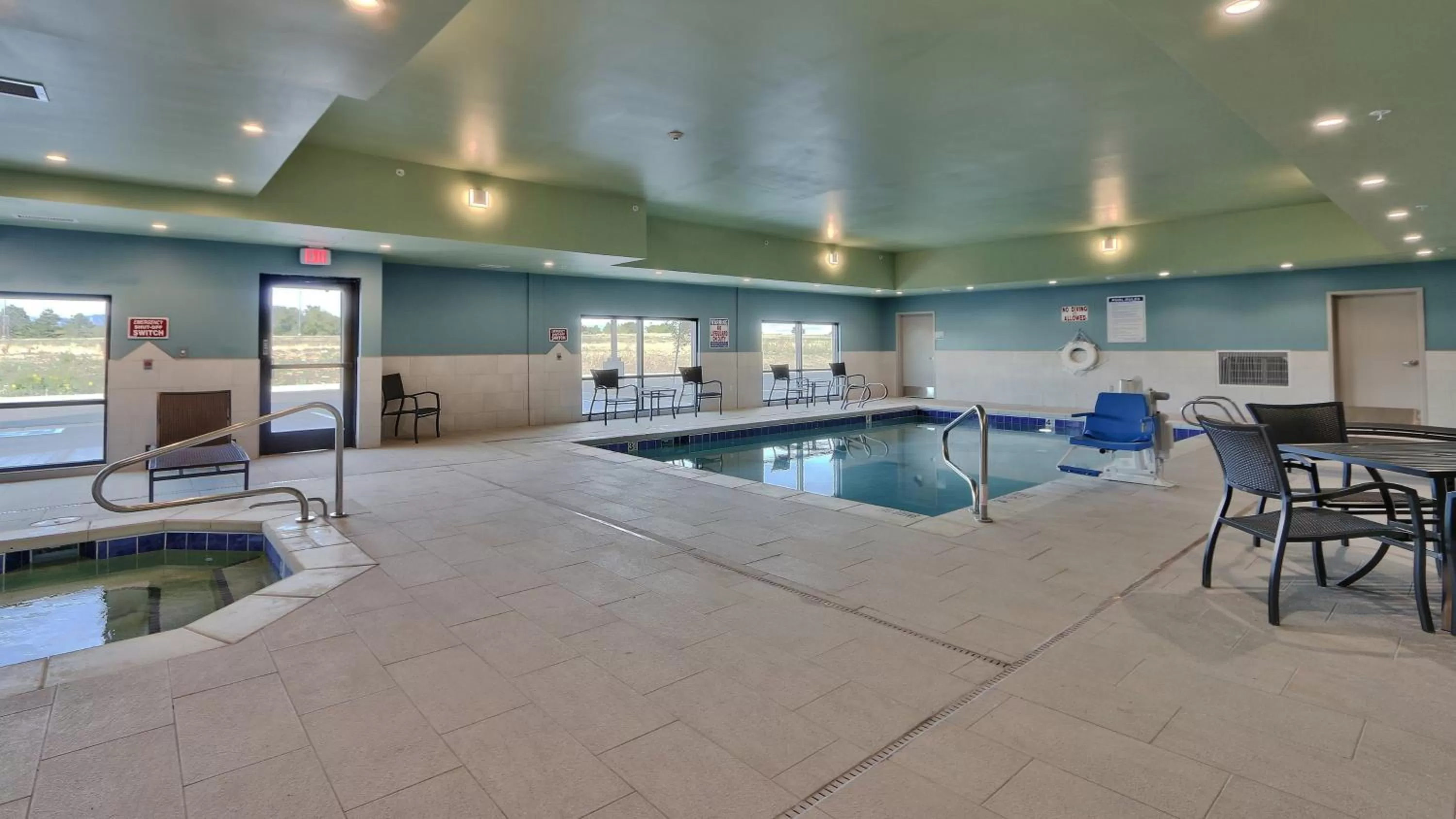Swimming pool in Holiday Inn Express & Suites Broomfield by IHG