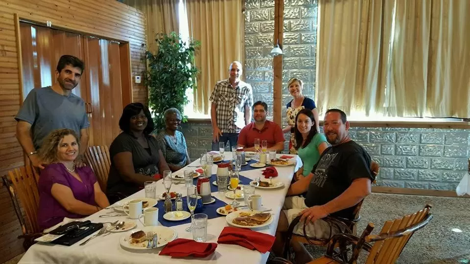 Restaurant/Places to Eat in Full Moon Inn