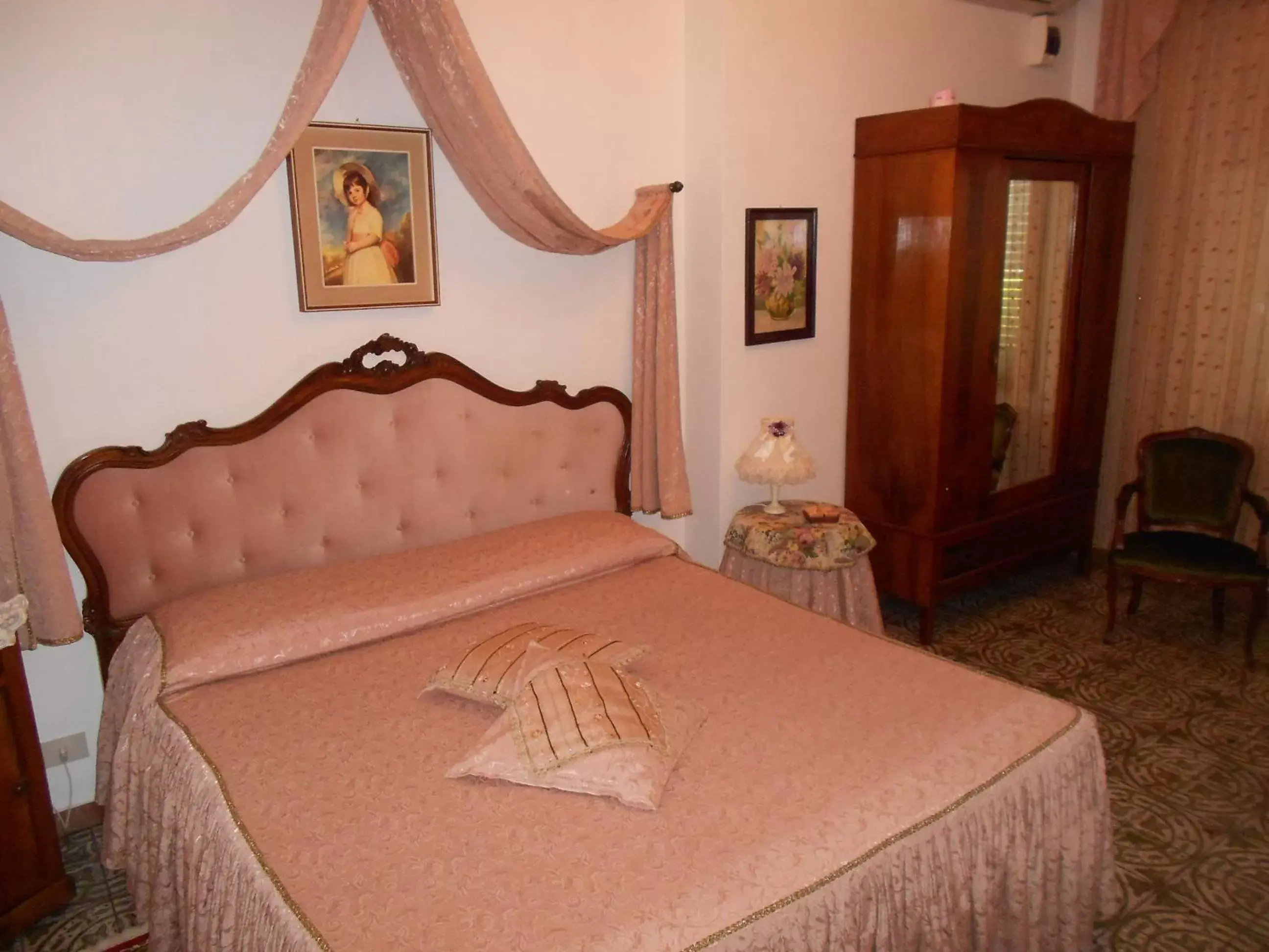 Bed in Hotel Rosati