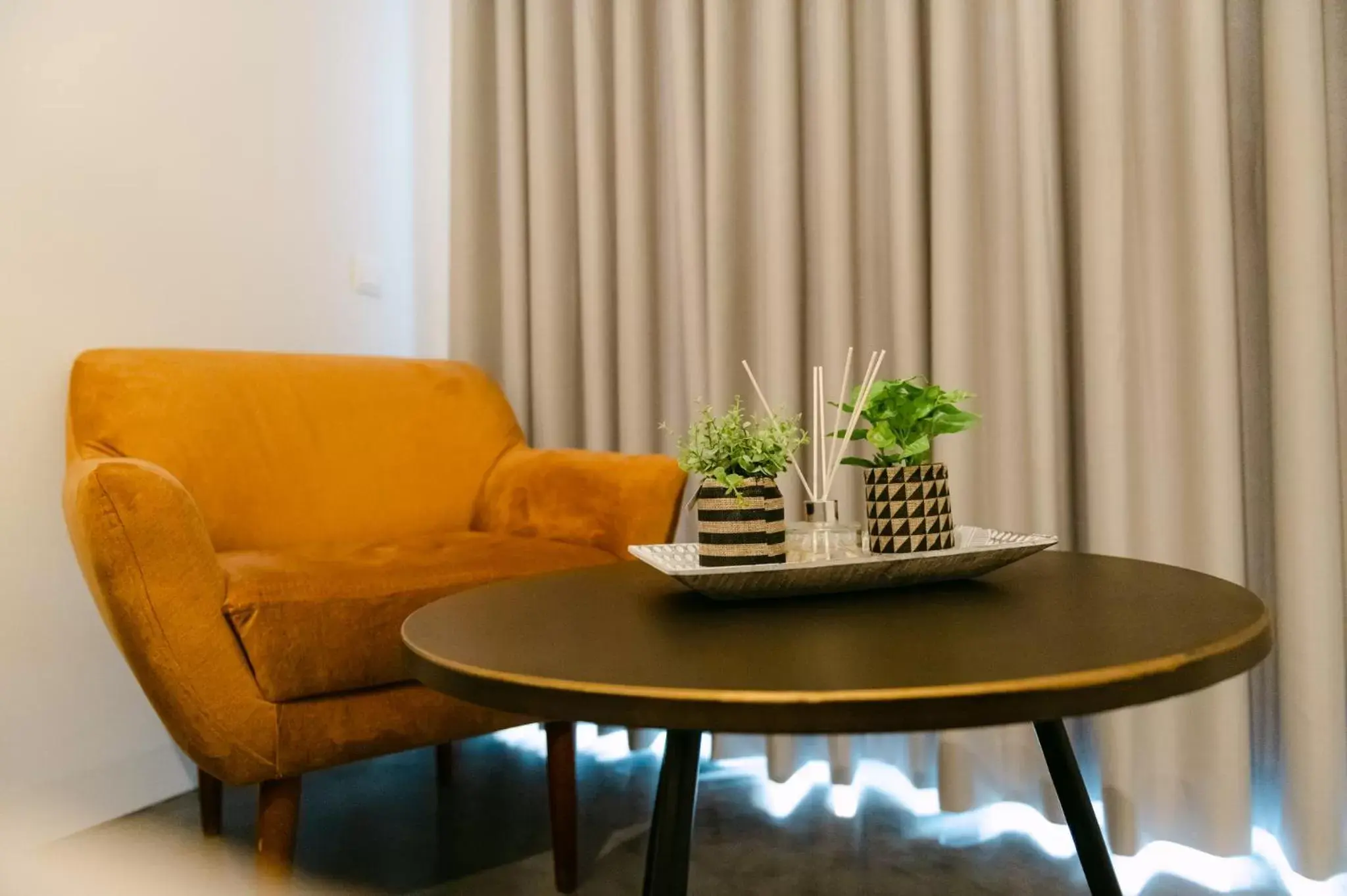 Seating Area in MAGNOLIA SUITES