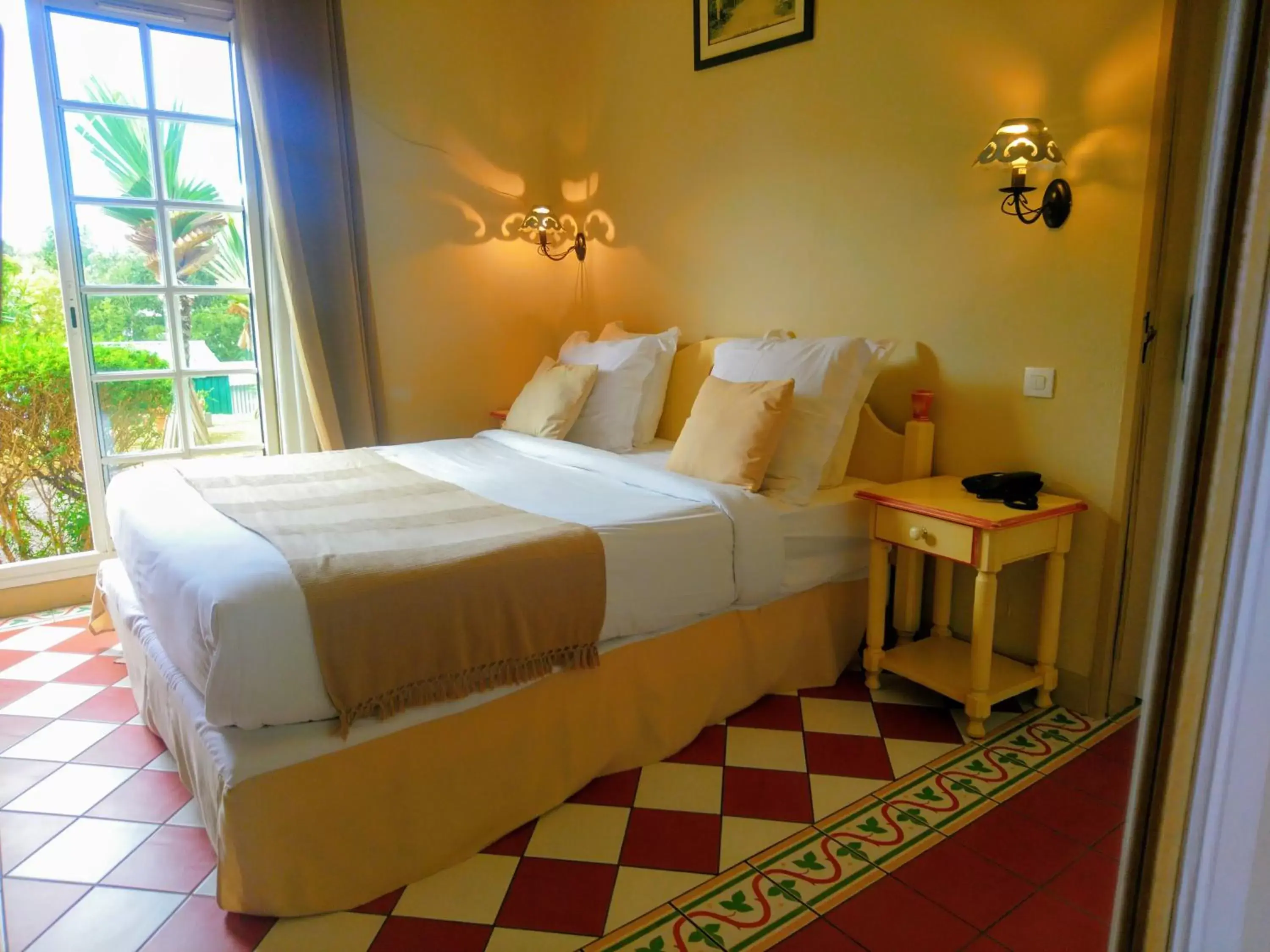 Bed in Hotel Le Cilaos Bed in Hotel Le Cilaos