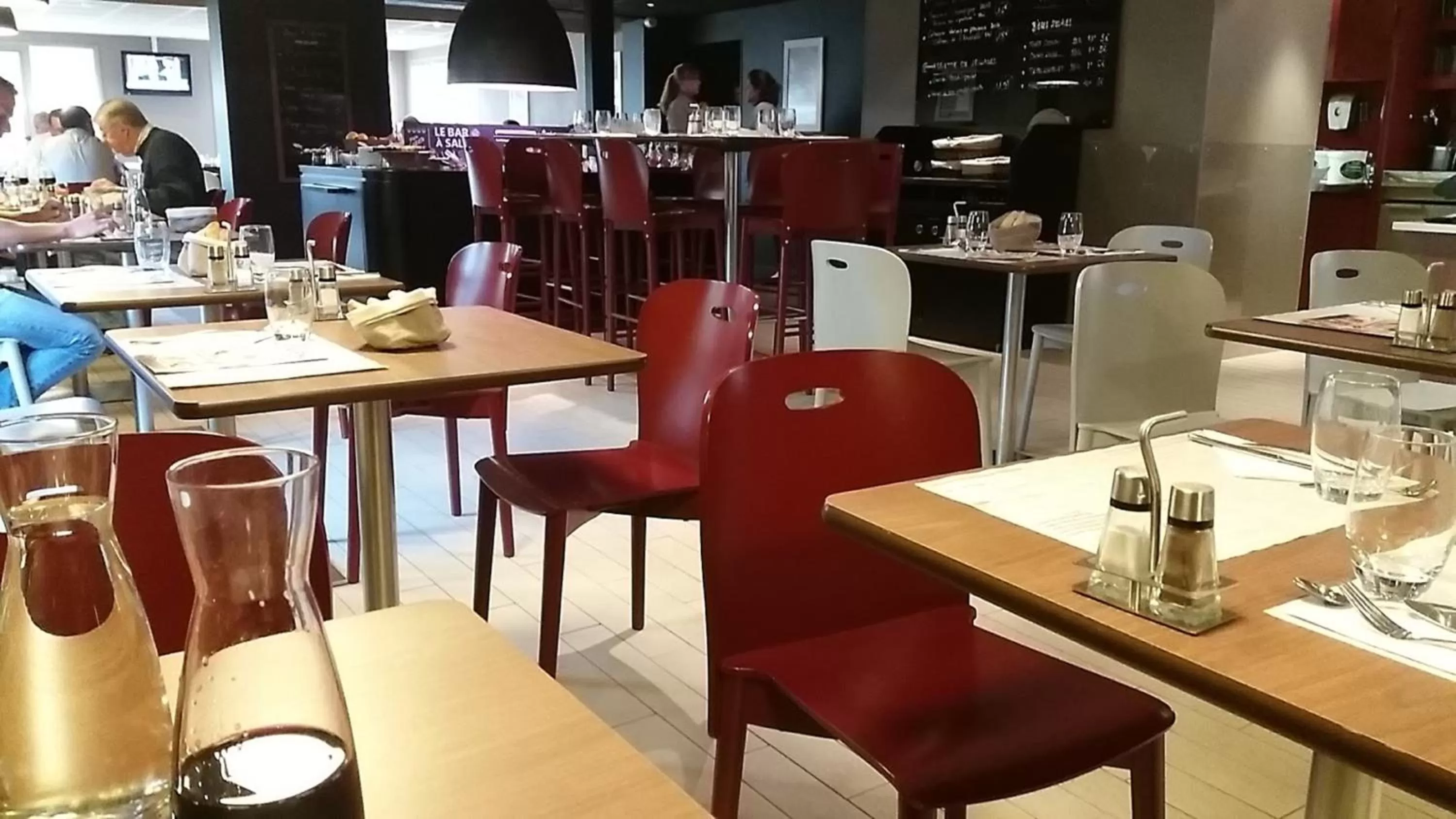 Buffet breakfast in Kyriad Niort - La Crèche