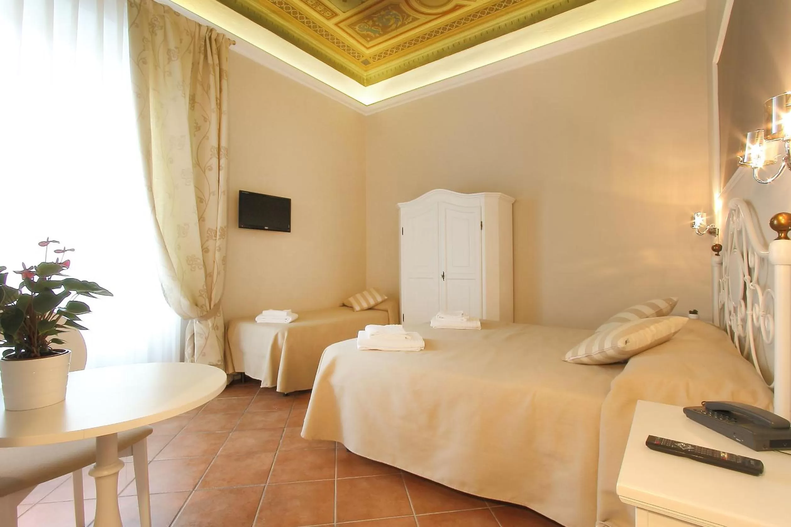 TV and multimedia, Bed in Hotel Ferrucci