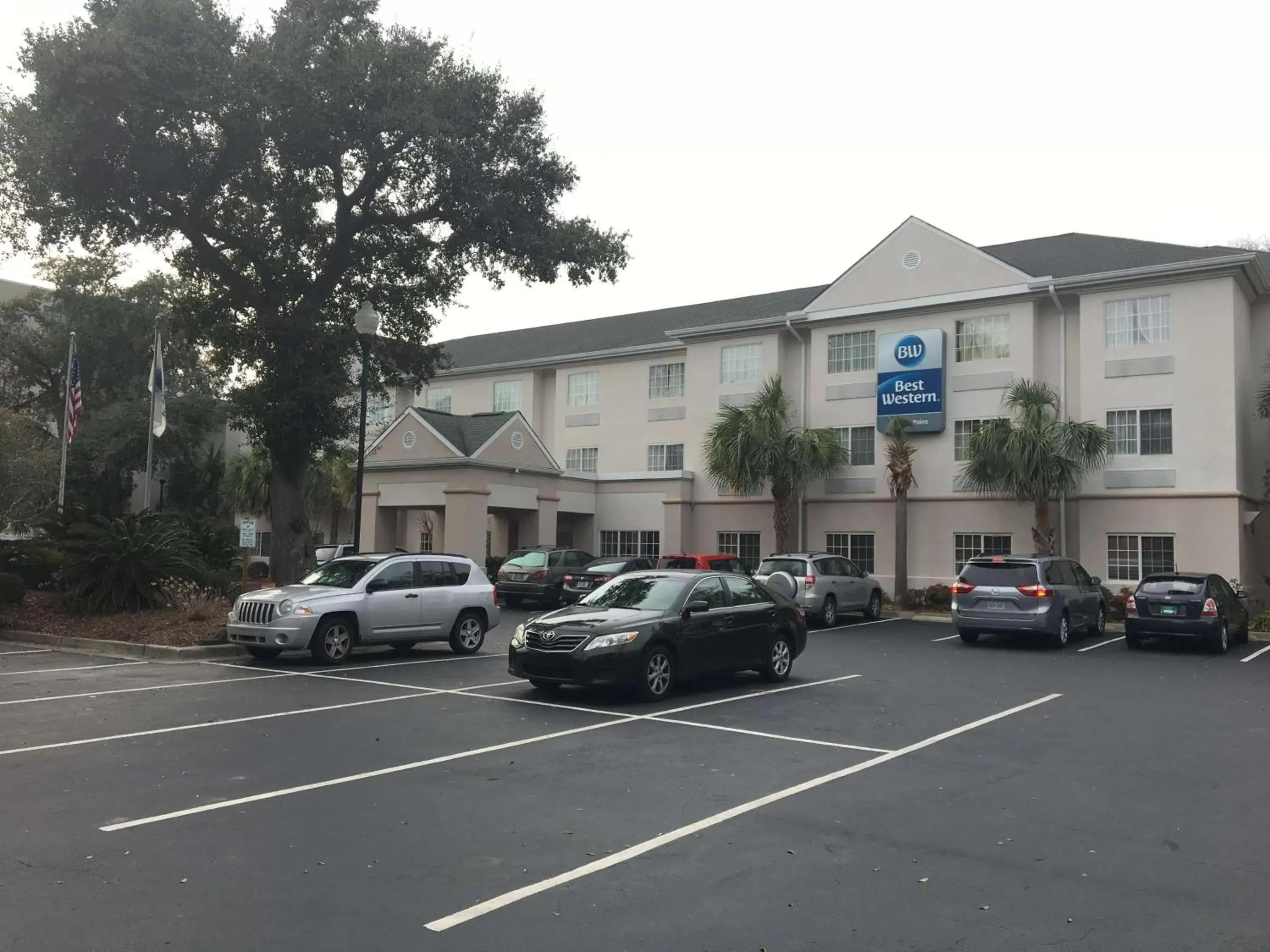 Property Building in Best Western Patriots Point