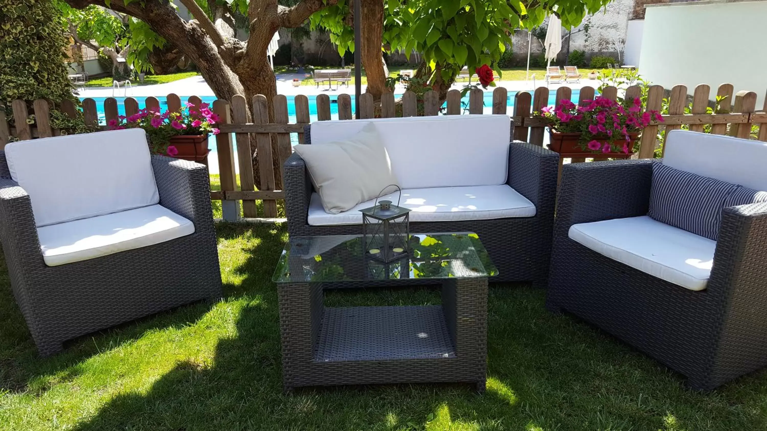 Garden, Seating Area in Hotel Segle XX