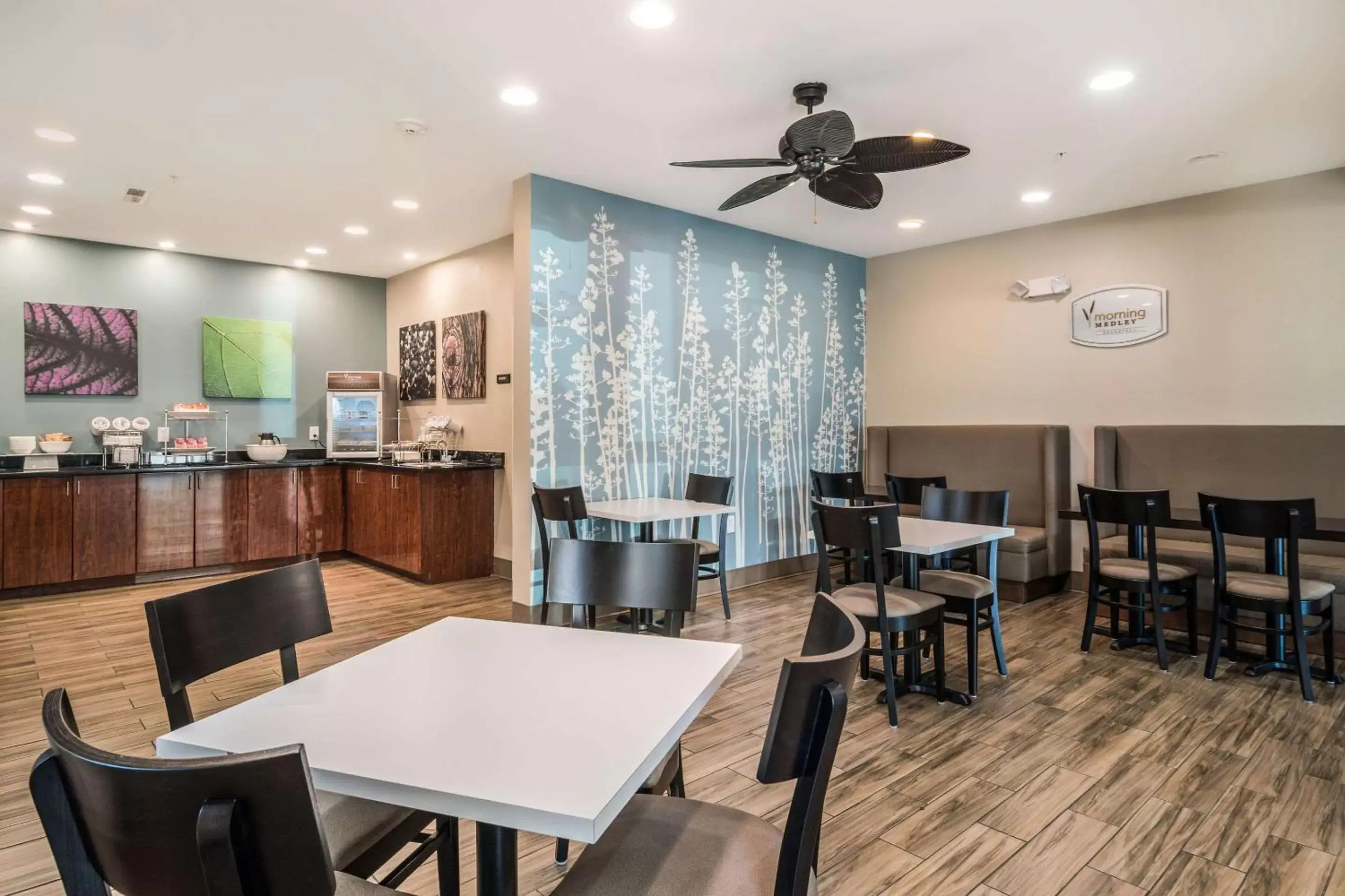 Restaurant/Places to Eat in Sleep Inn & Suites at Kennesaw State University