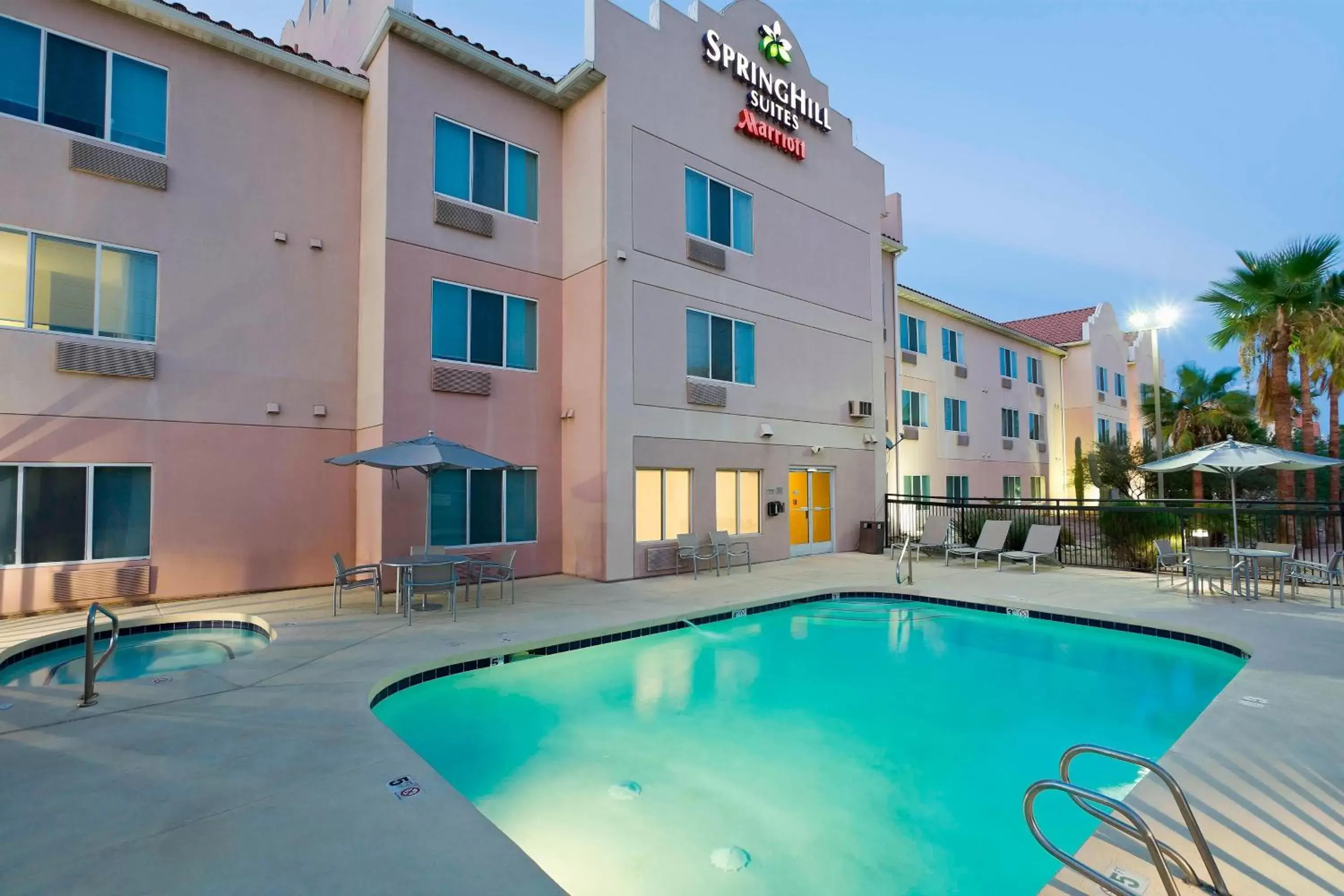 Swimming pool, Property Building in SpringHill Suites Phoenix North