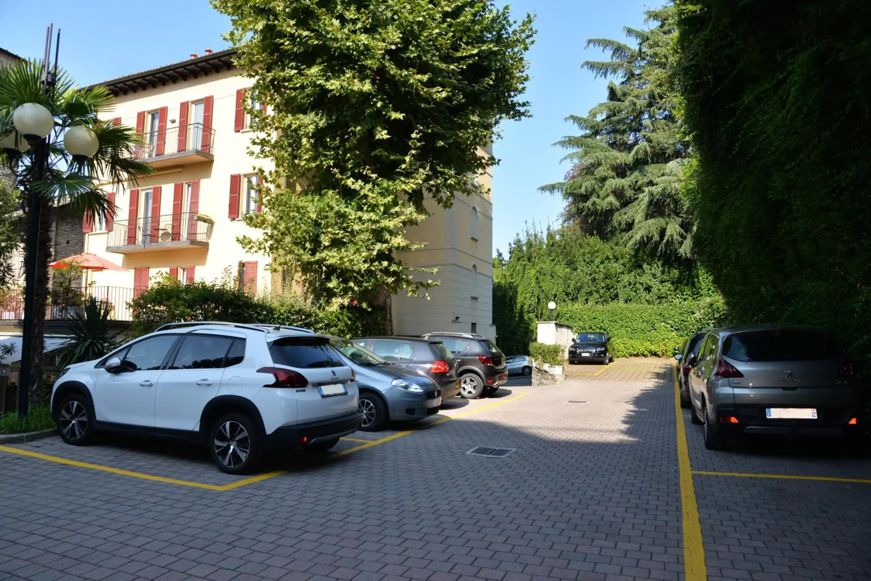 Property Building in Hotel Quarcino