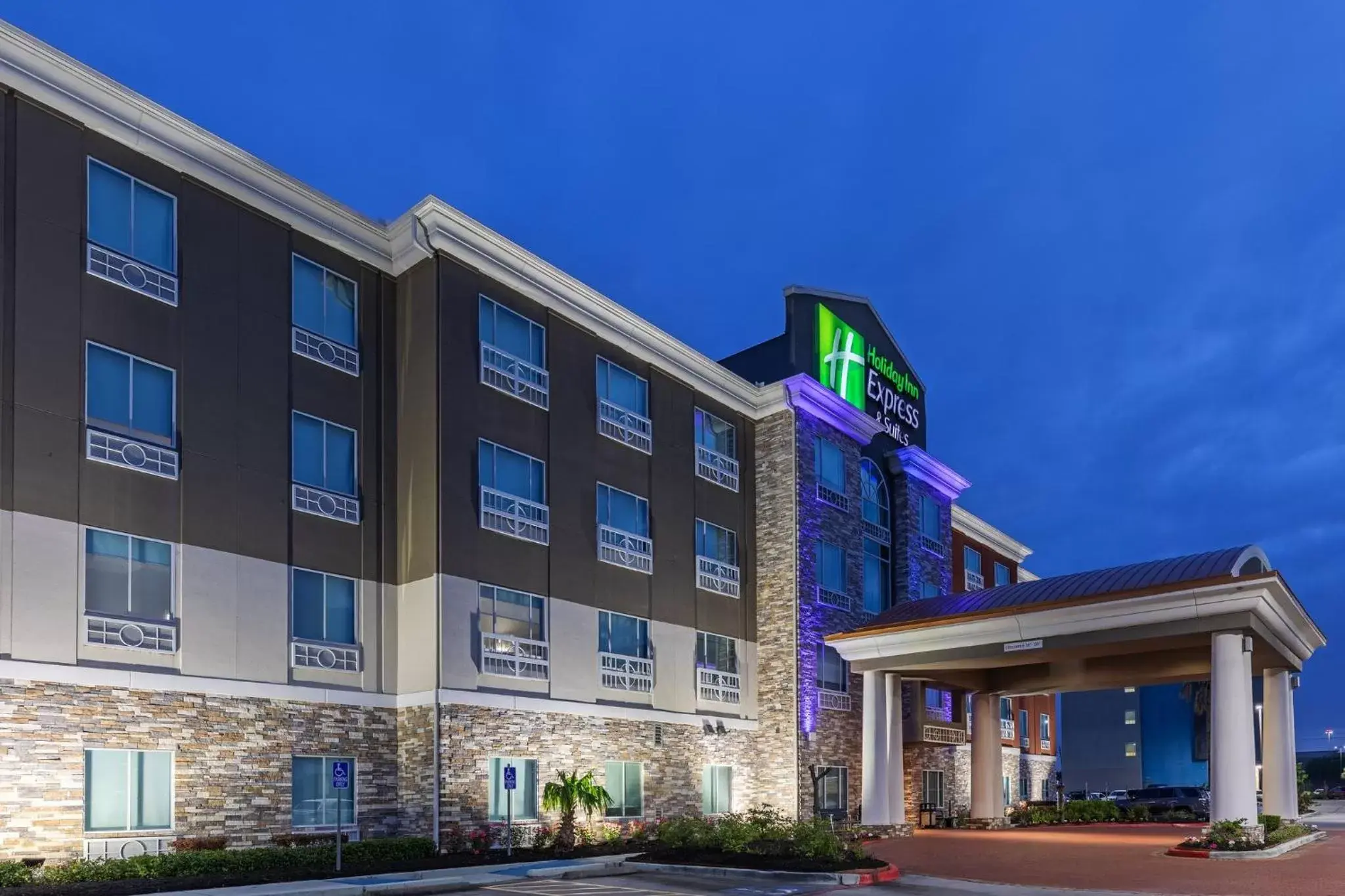 Property Building in Holiday Inn Express Houston Space Center-Clear Lake, an IHG Hotel