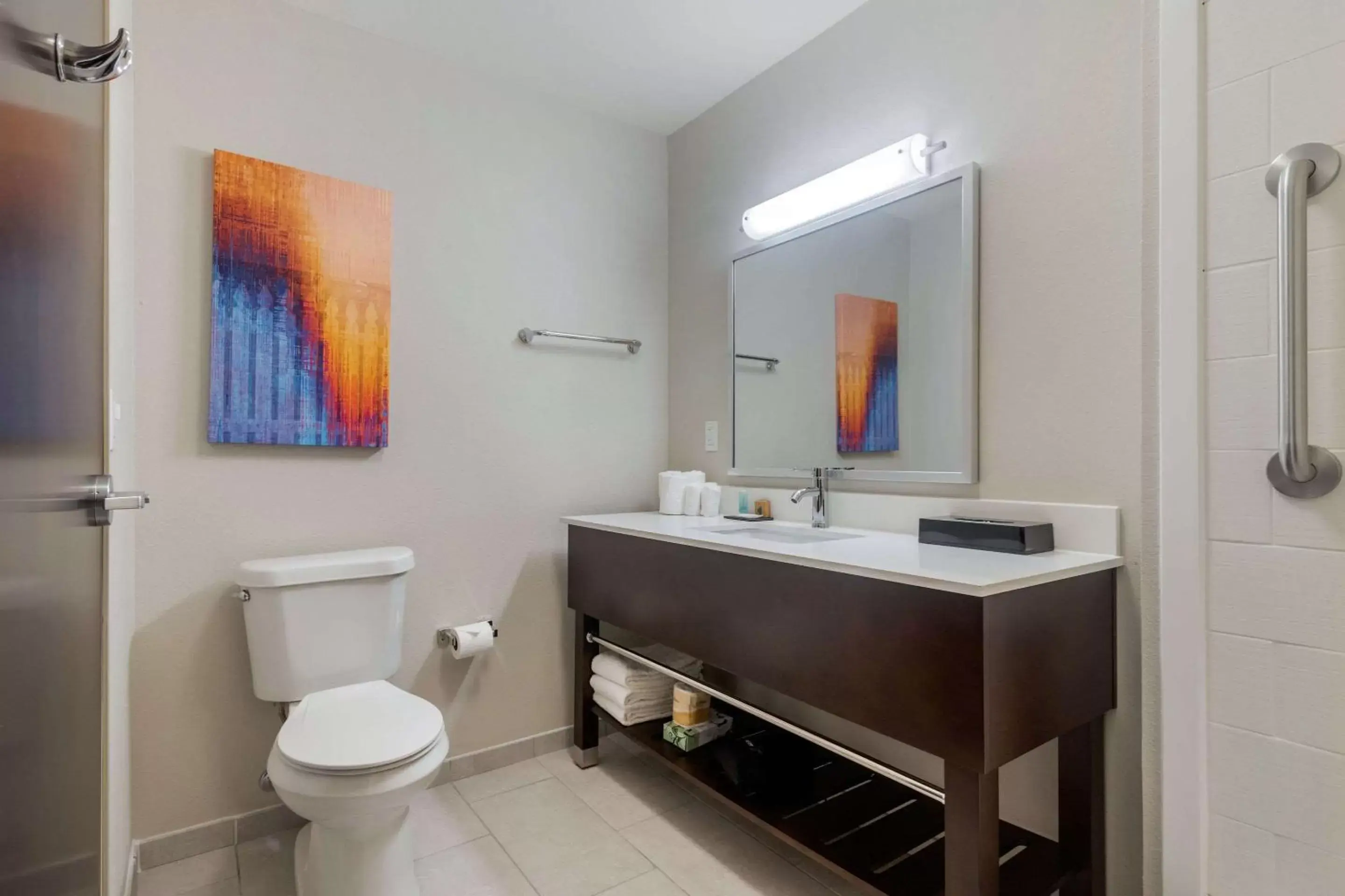 Bathroom in MainStay Suites Bricktown - near Medical Center