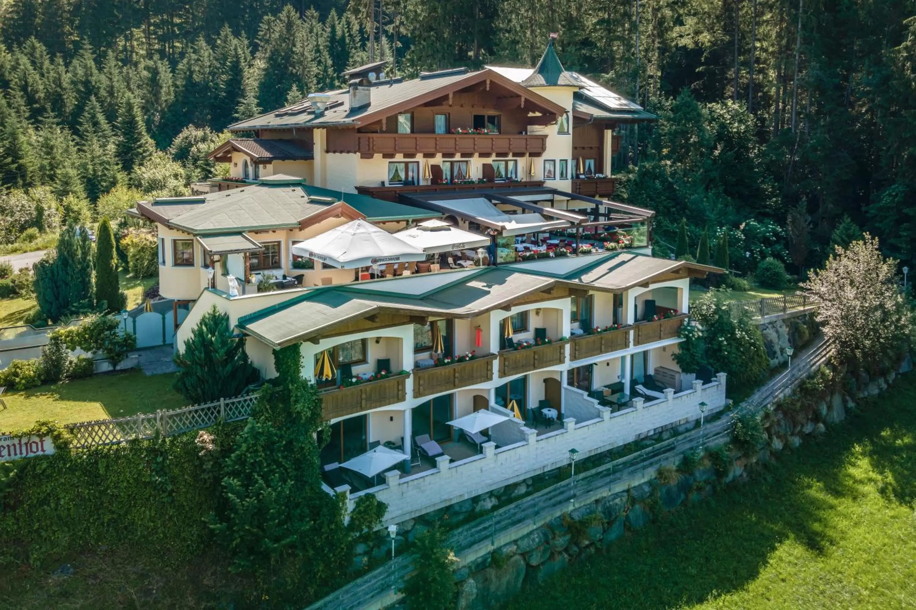 Property building in Hotel Ländenhof Superior