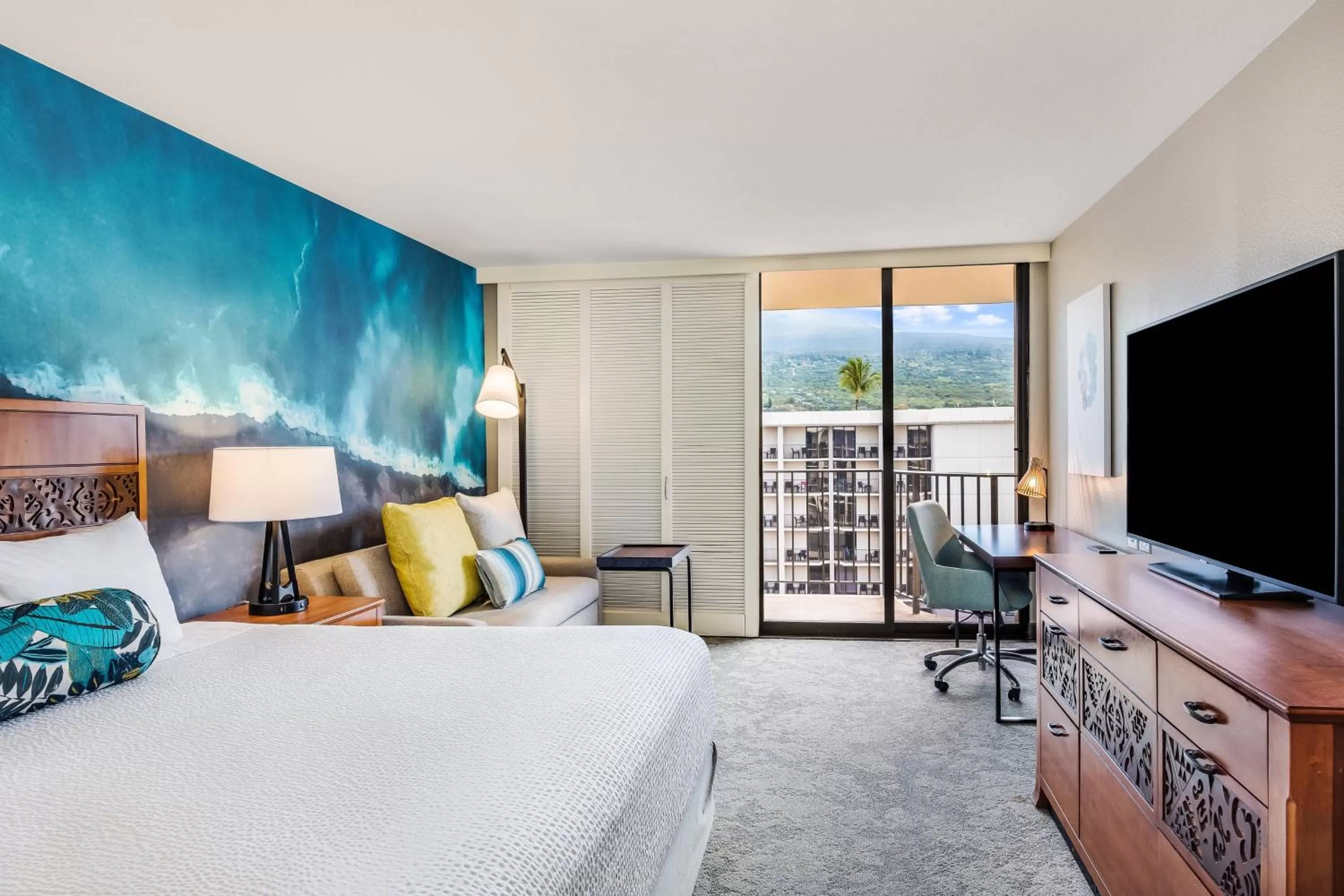 King Room with Sofa Bed in Courtyard by Marriott King Kamehameha's Kona Beach Hotel