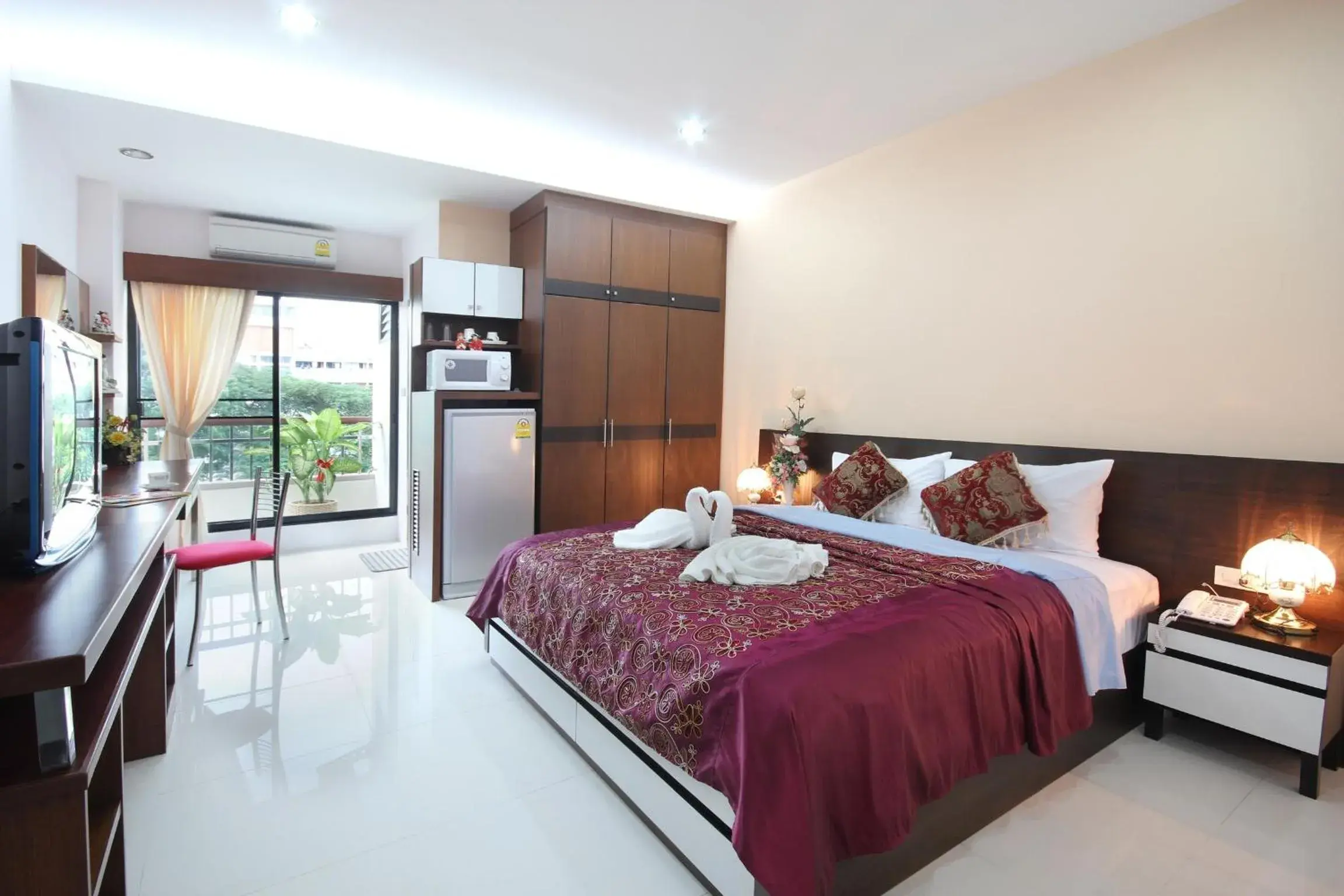 Bedroom, Bed in Pattara Place
