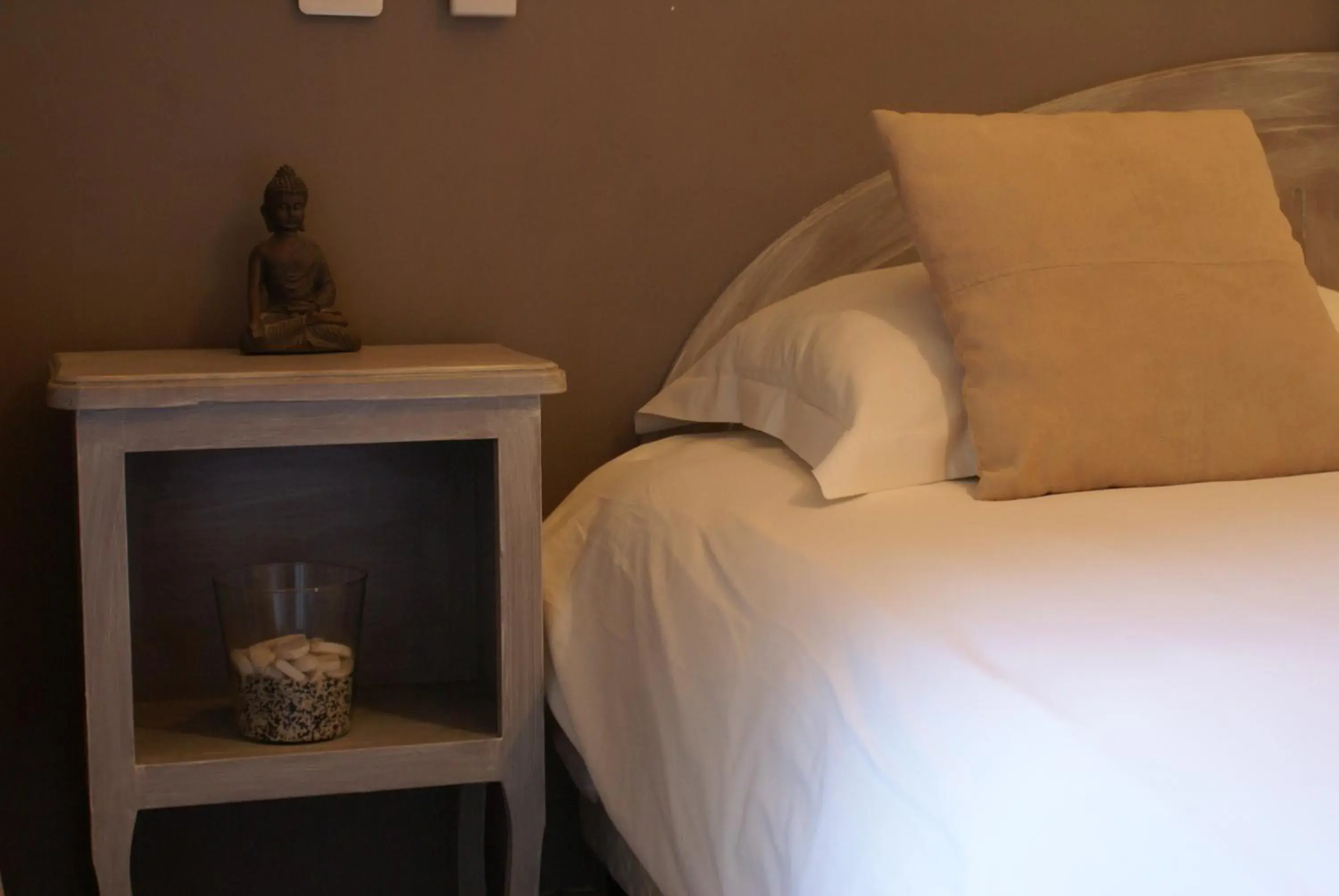 Bedroom, Bed in Le Petit Manoir Logis