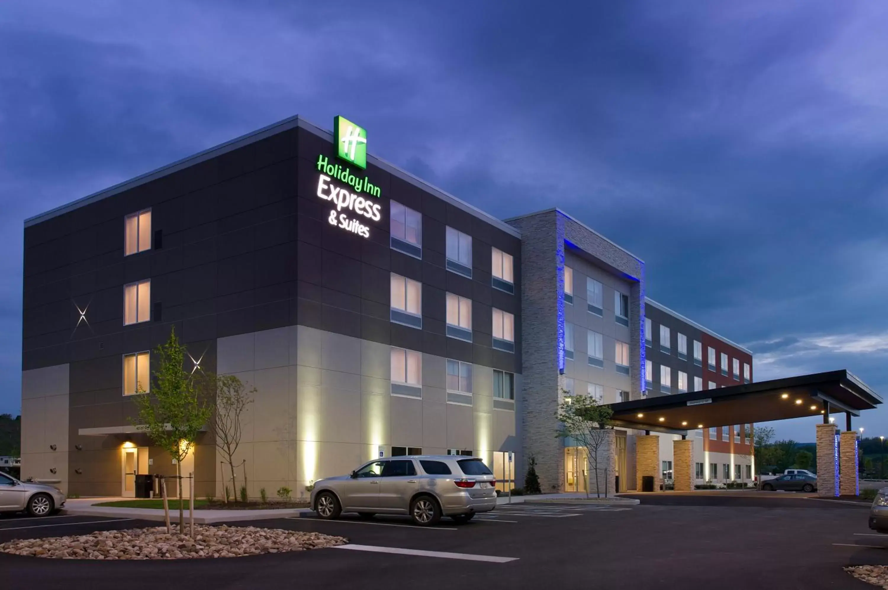 Property Building in Holiday Inn Express & Suites by IHG Altoona, an IHG Hotel