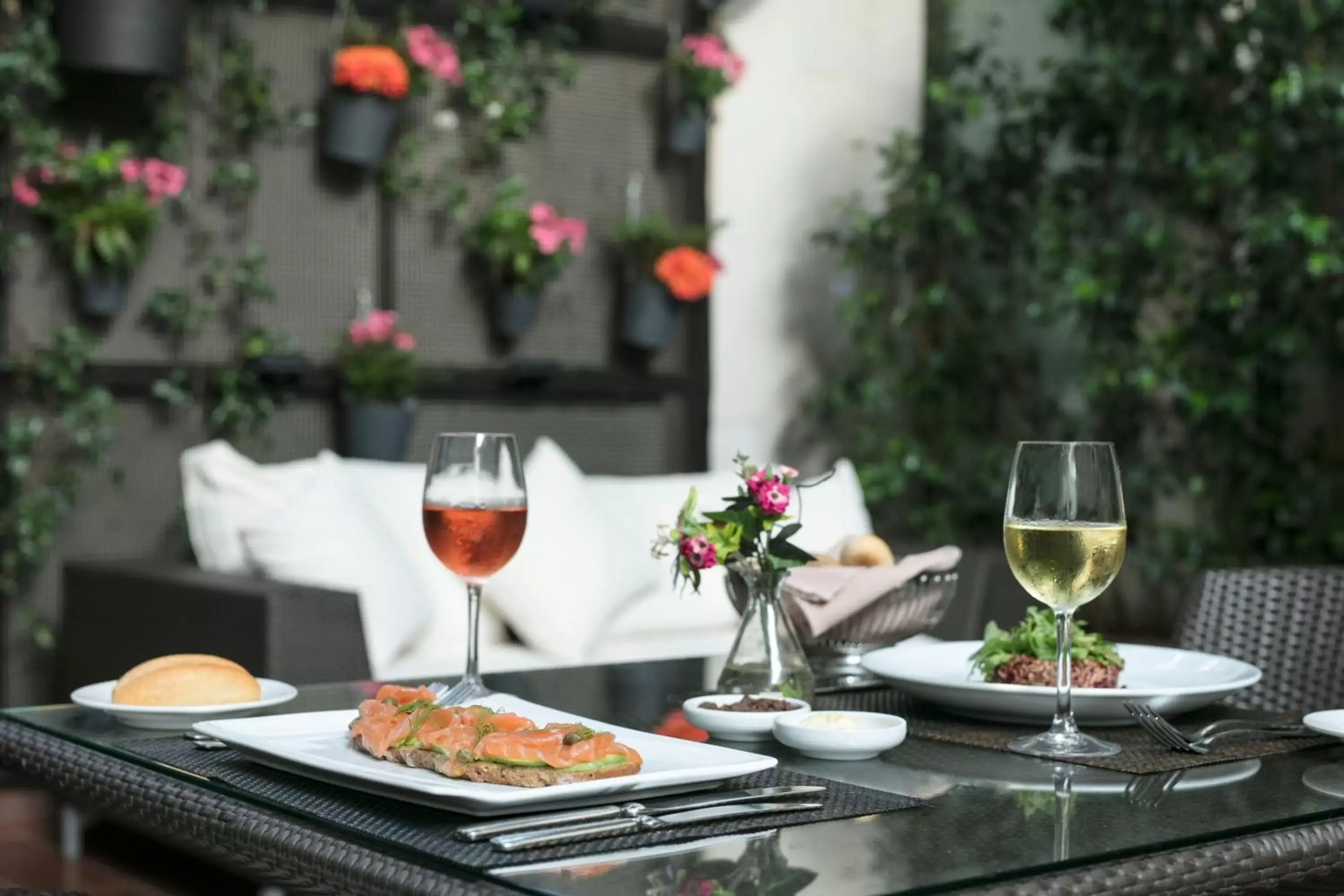 Restaurant/places to eat, Lunch and Dinner in Sofitel Beirut Le Gabriel