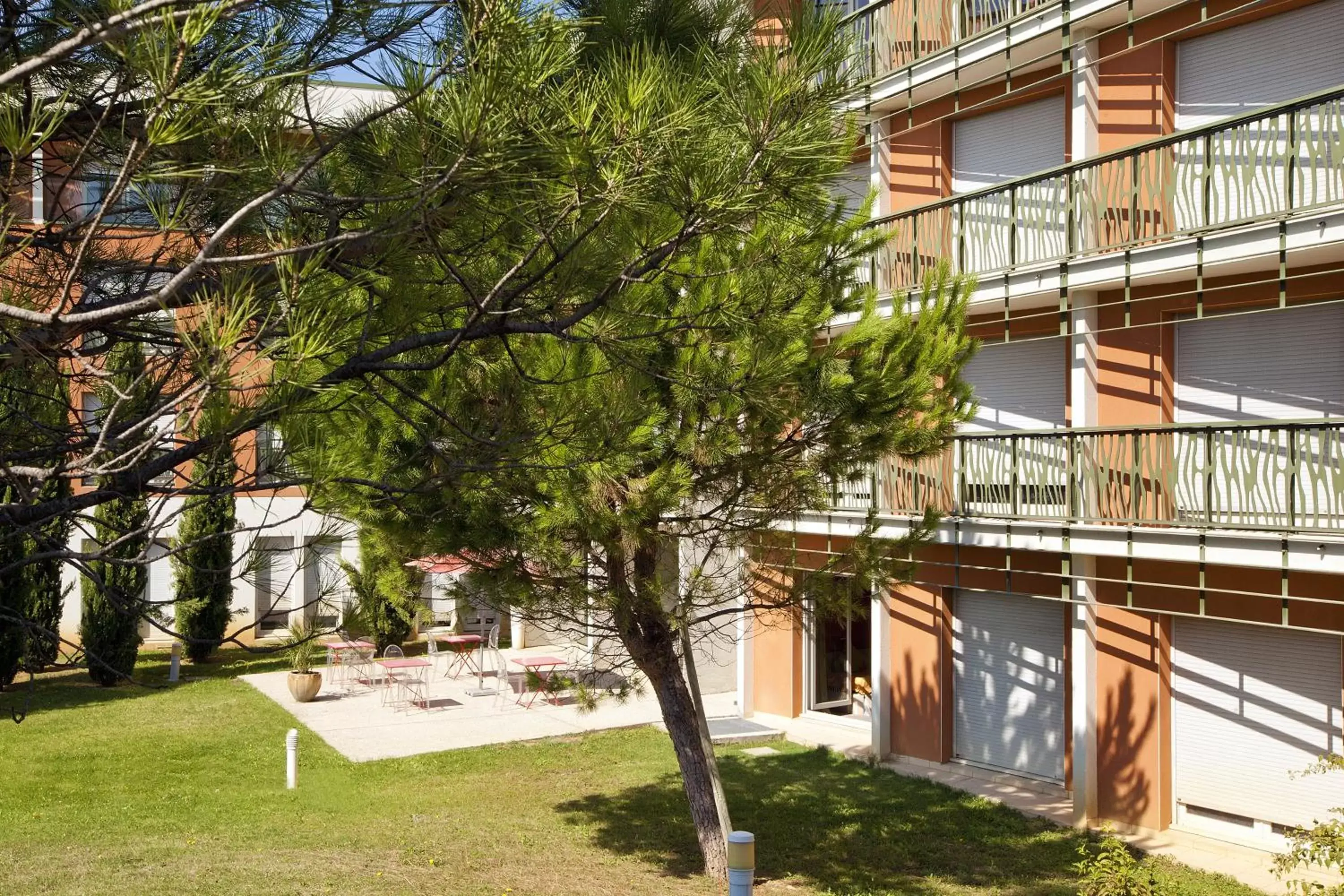 Facade/entrance, Property Building in Cerise Valence