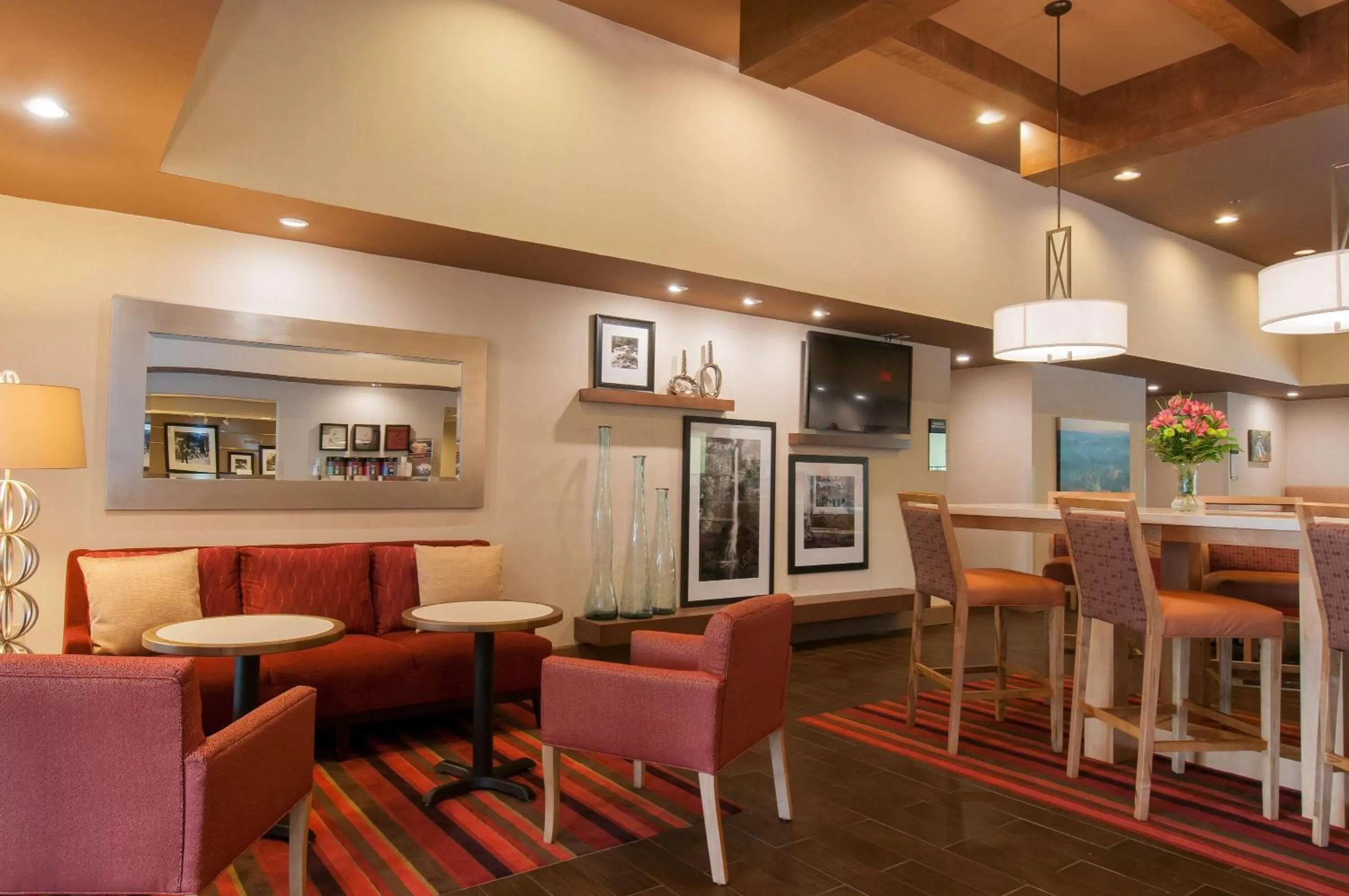 Dining area in Hampton Inn Brevard