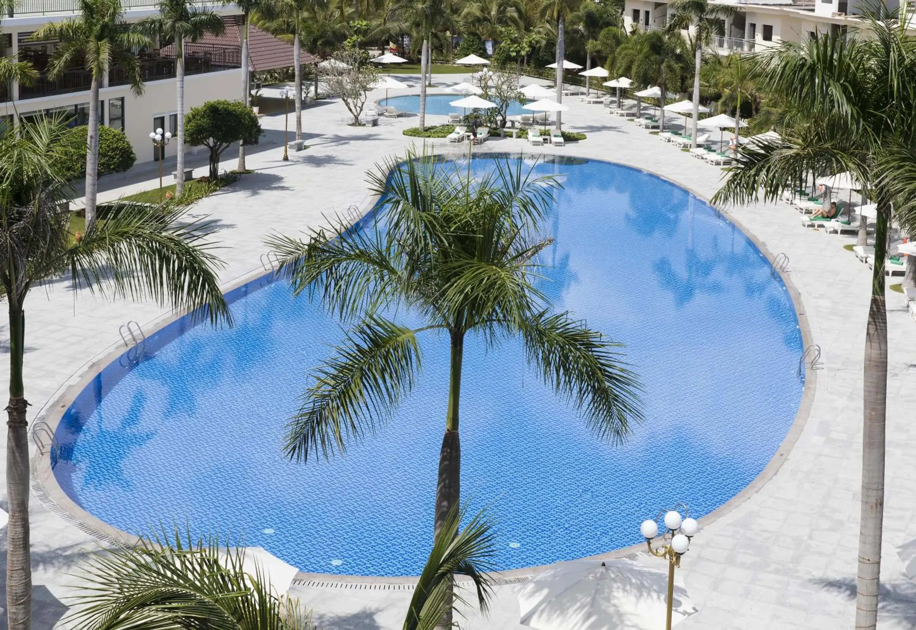 Swimming pool, Pool View in Diamond Bay Condotel Resort Nha Trang