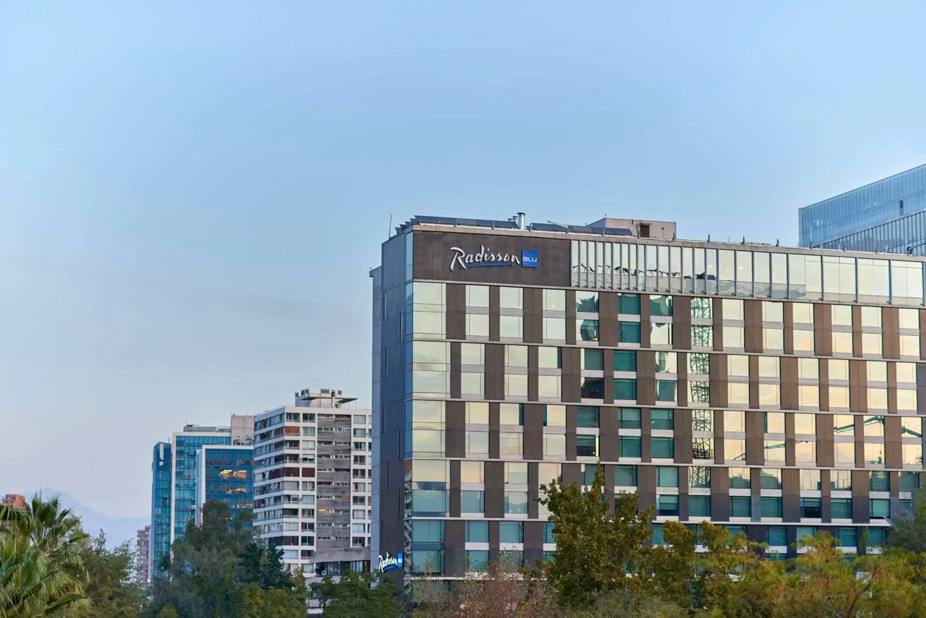 Property Building in Radisson Blu Plaza El Bosque Santiago