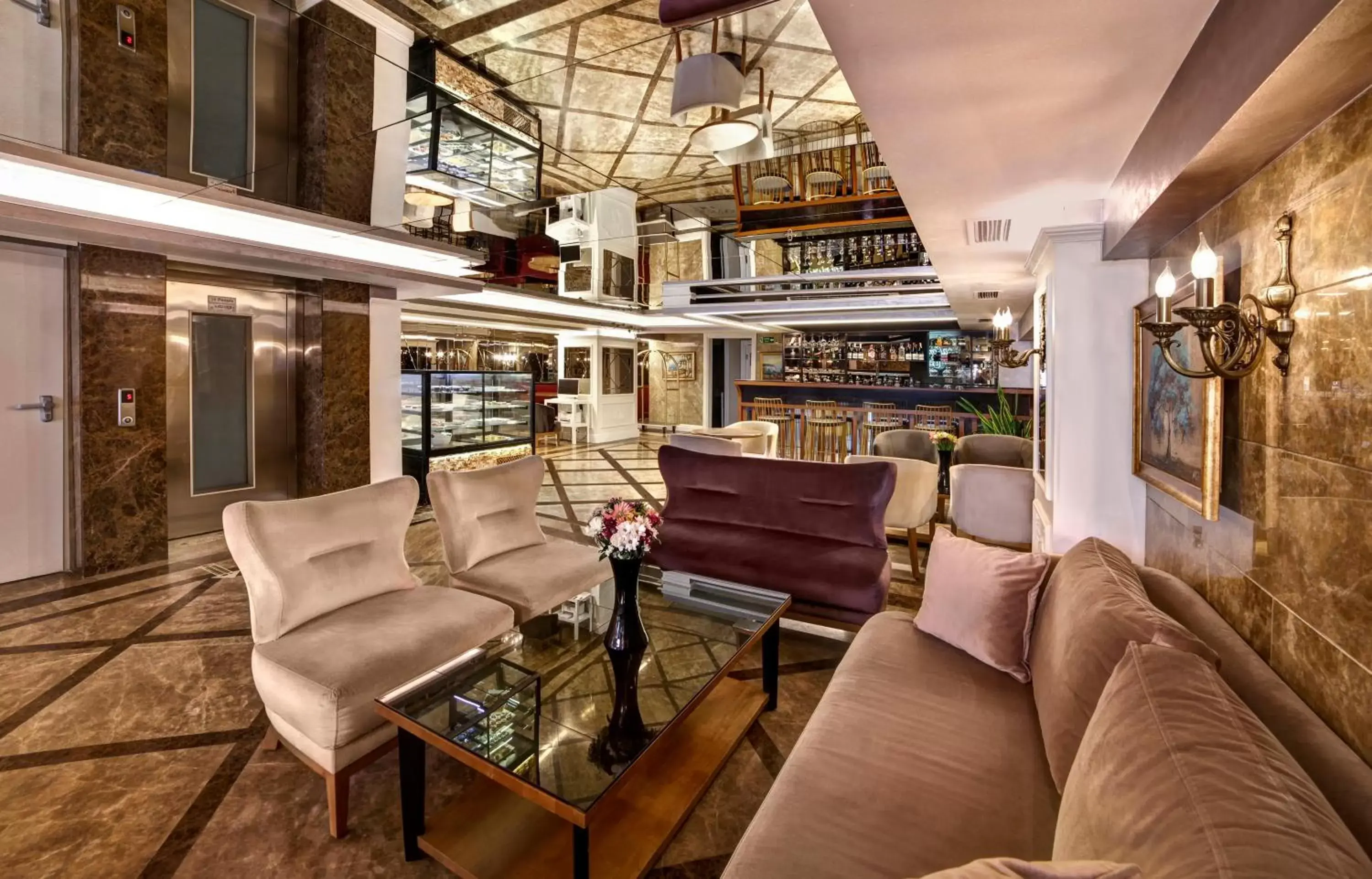 Living room, Lounge/Bar in Skalion Hotel & SPA