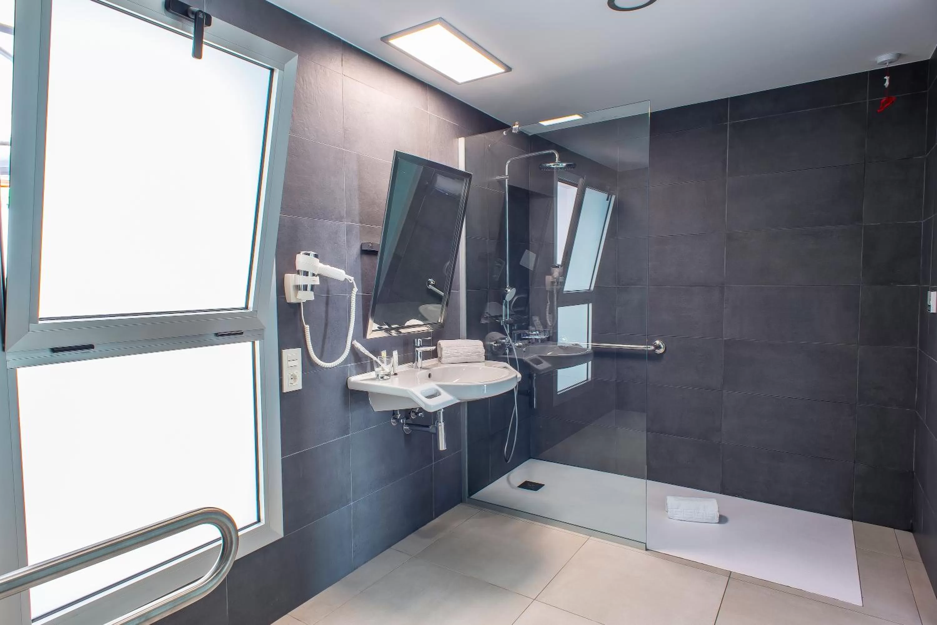 Toilet in Hotel Taimar